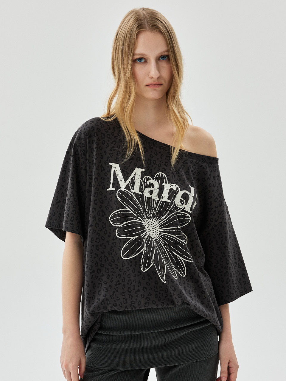 Mercredi 黒 mardi tシャツ Mardi Mercredi - オーバーサイズTシャツ