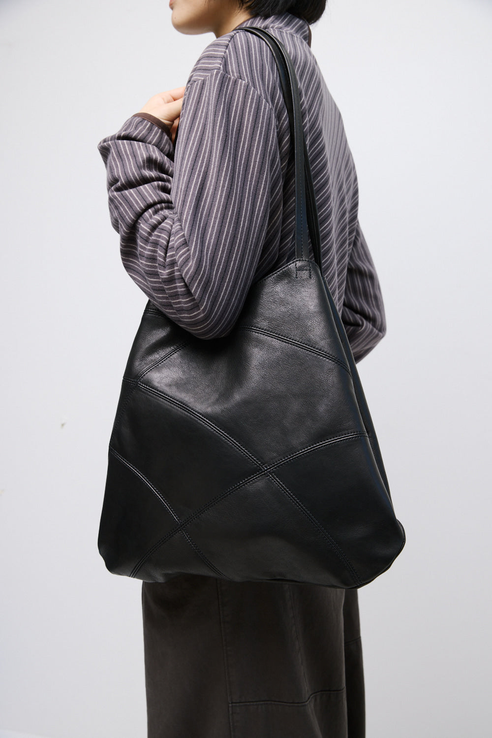 Hatchingroom - Web Tote Lamb Skin (Black) product image 17 | TRAB K-Fashion Australia