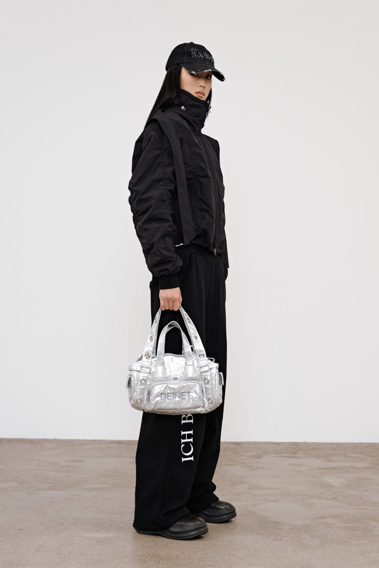 Deinet - Parka Ring Hooded Cropped Jumper (Black) product image 5 | TRAB K-Fashion Australia