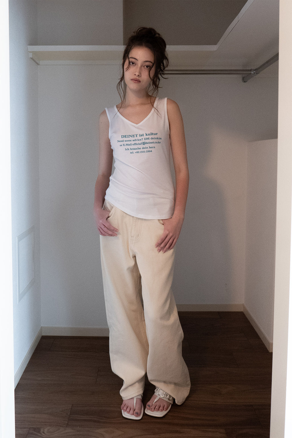 Deinet - V-Neck Lettering Sleeveless (White) product image 4 | TRAB K-Fashion Australia