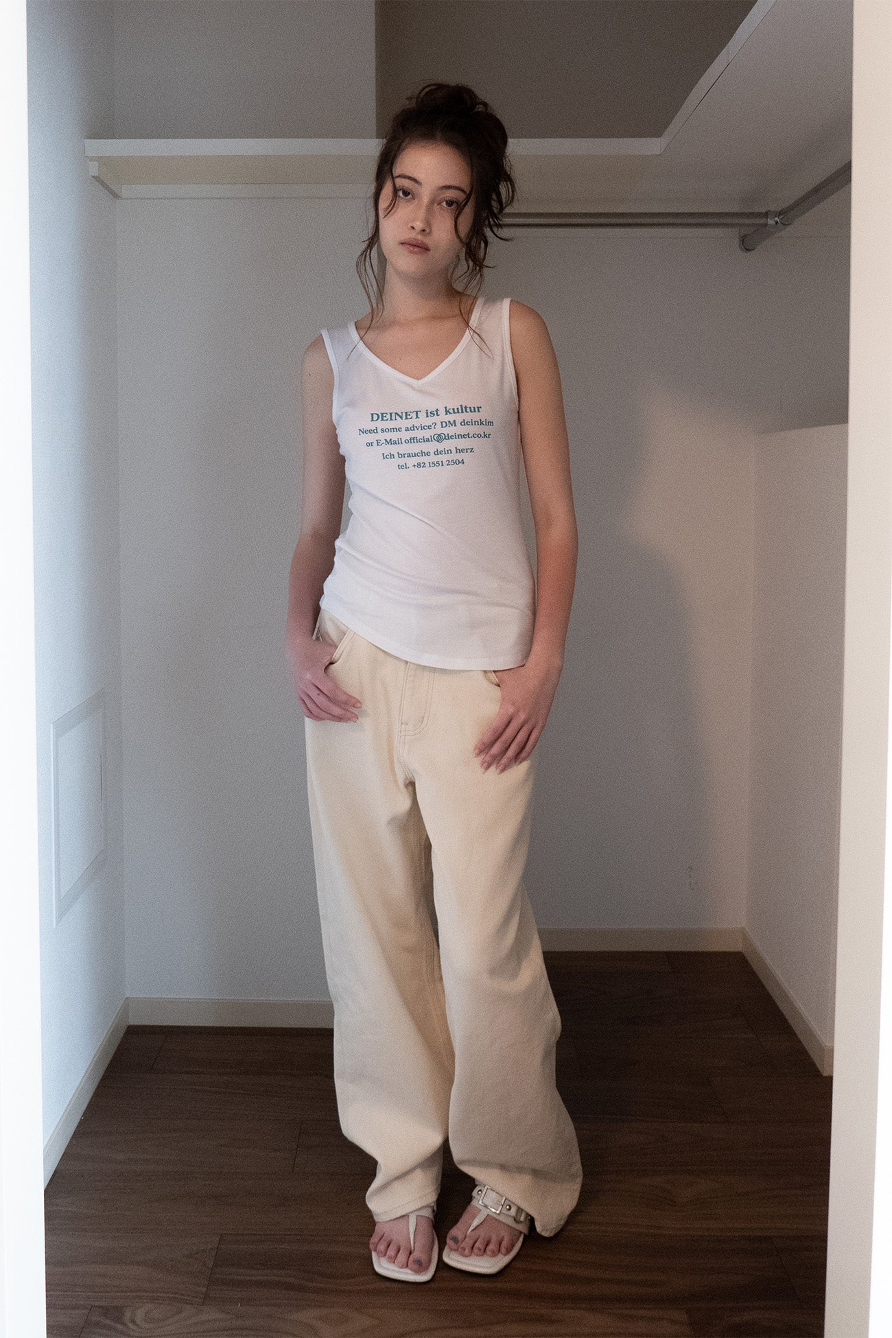 Deinet - V-Neck Lettering Sleeveless (White) product image 4 | TRAB K-Fashion Australia