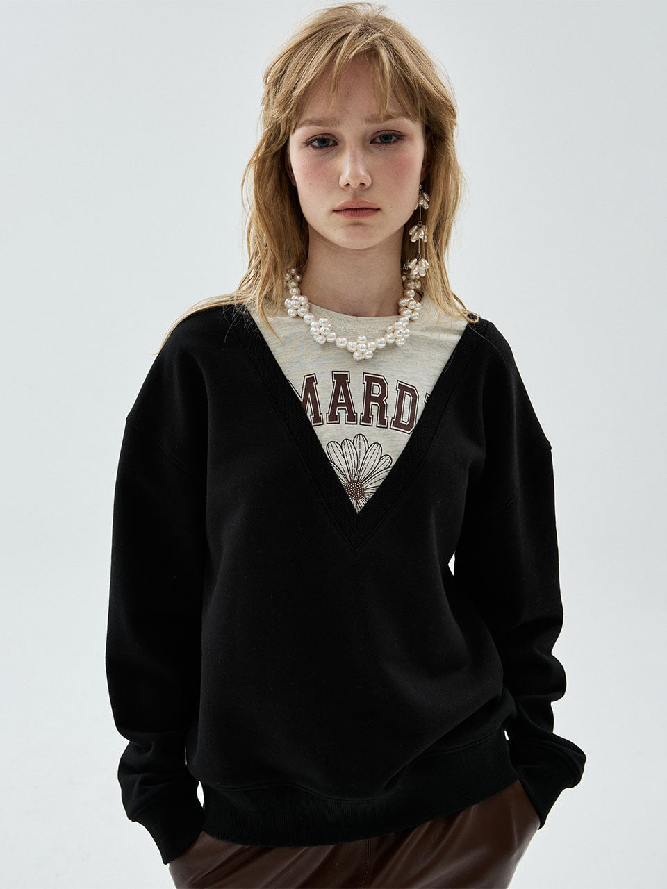 Mardi Mercredi - Sweatshirt V Neck Layered Detail (Black) product image 1 | TRAB K-Fashion Australia