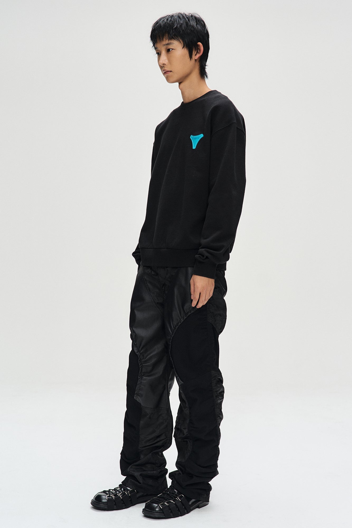 Andersson Bell - Unisex Stool Patch Logo Sweatshirts (Black) product image 3 | TRAB K-Fashion Australia