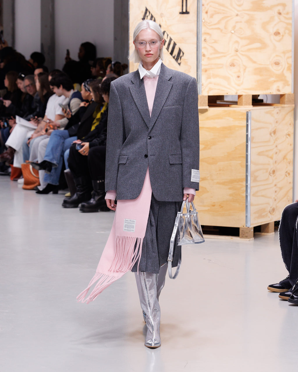 Kimhe Kim - L'amour Transparent Bucket Bag (Transparent) product image 4 | TRAB K-Fashion Australia