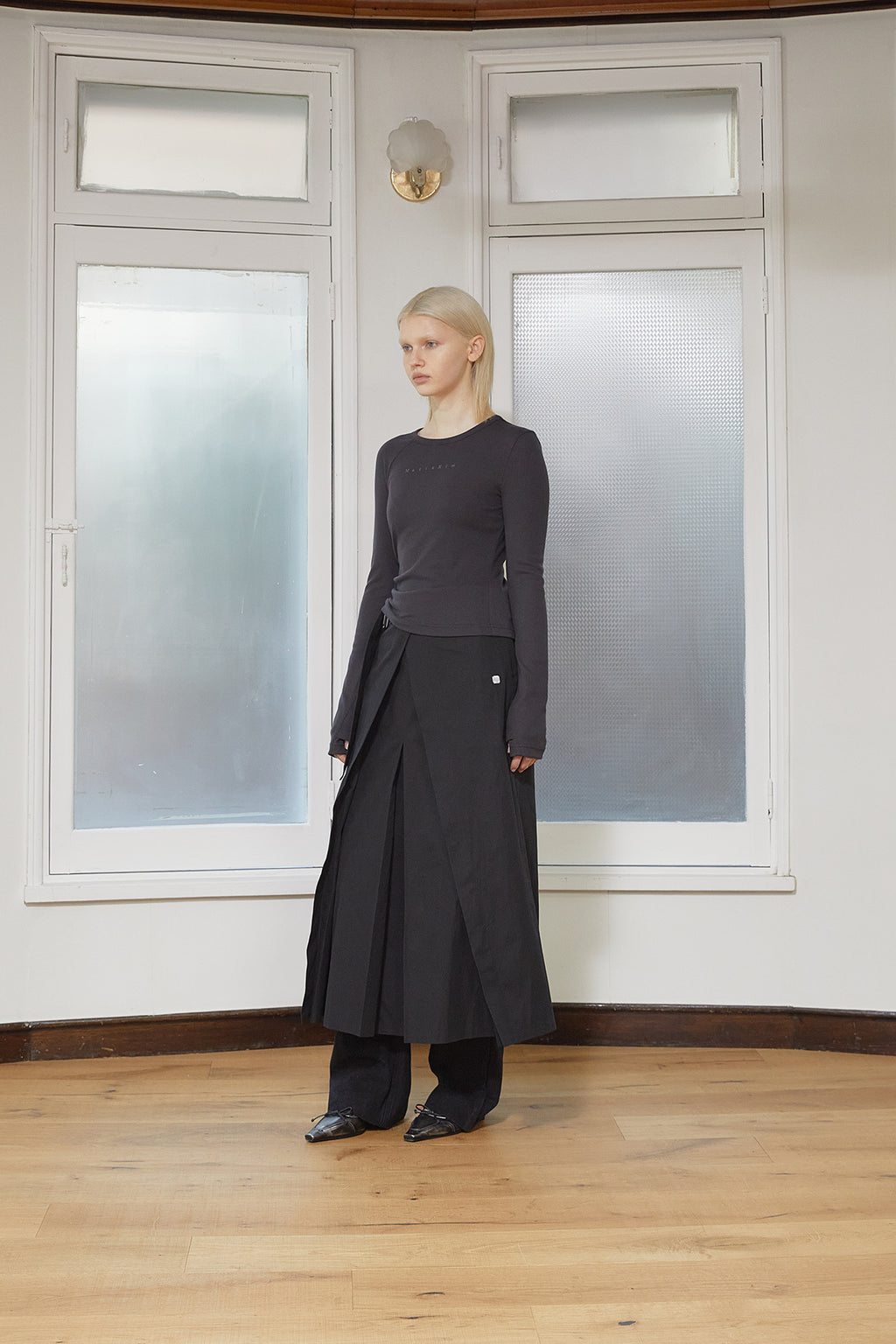 Matin Kim - Finger Hole Logo Printing Top (Charcoal) product image 6 | TRAB K-Fashion Australia