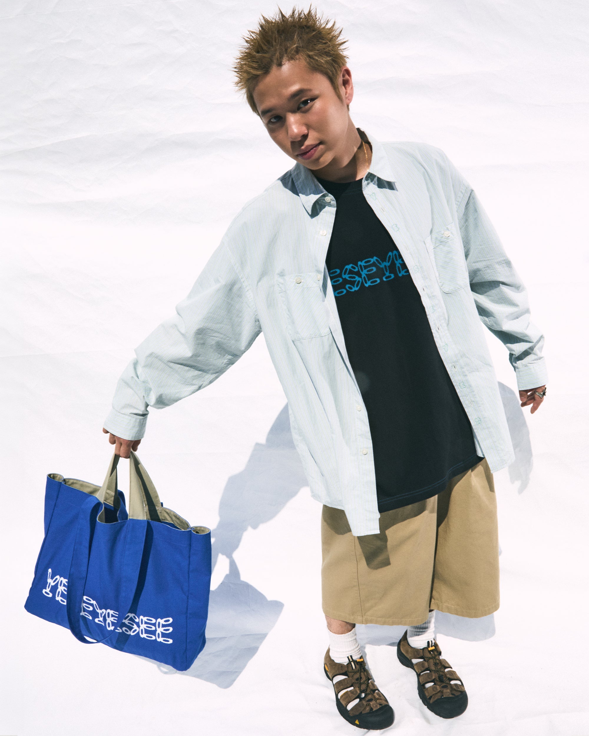 yeseyesee - Contrast Stitch Chain Logo Tee (Black) product image 7 | TRAB K-Fashion Australia