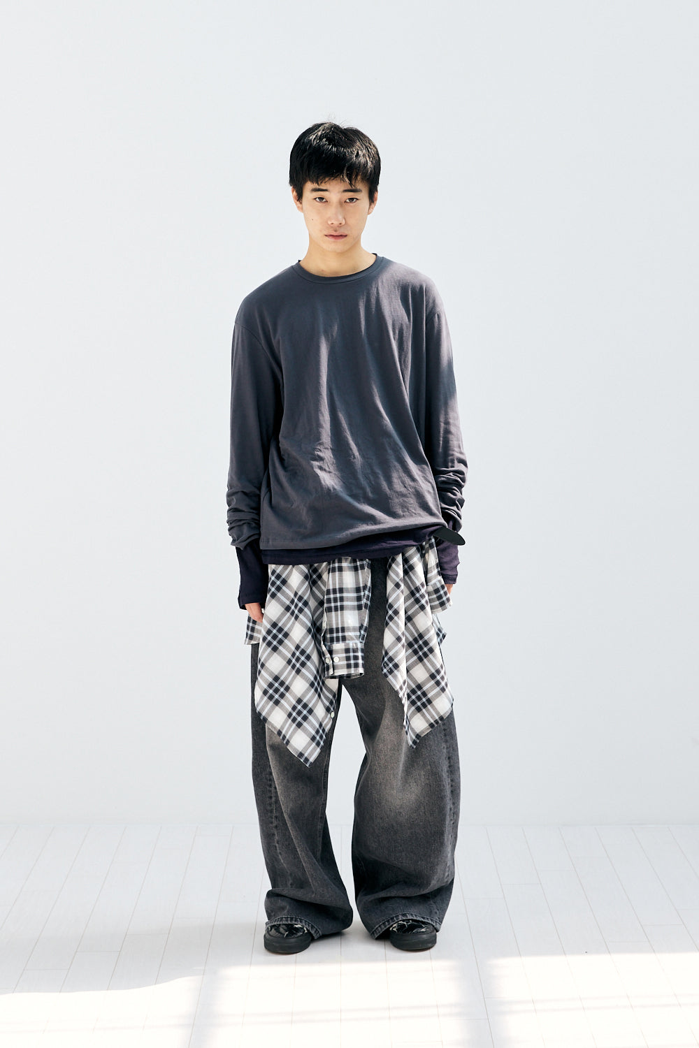 Hatchingroom - Two Face Tee (Graphite/Dark Navy) product image 6 | TRAB K-Fashion Australia