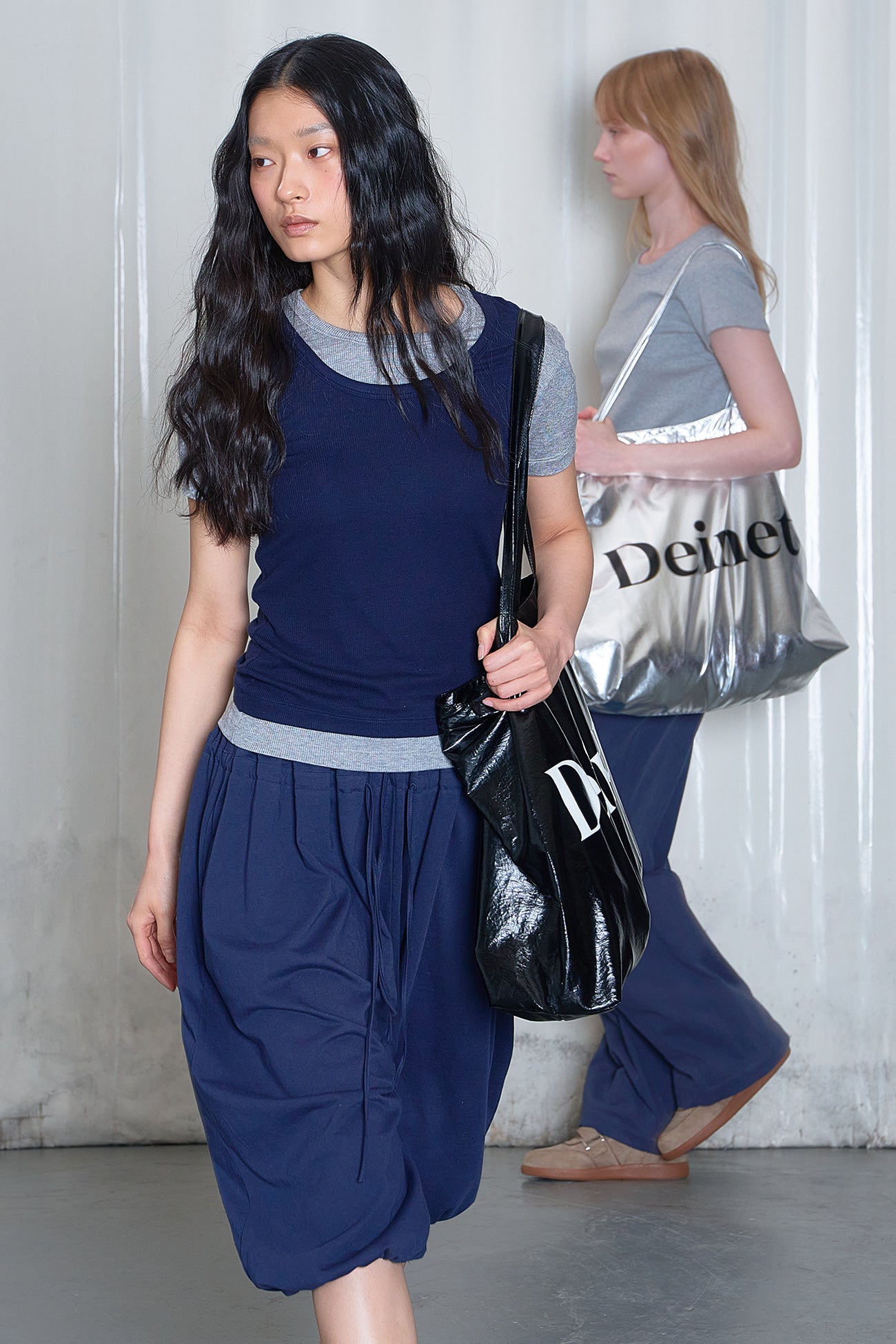 Deinet - D-Contrast T-Shirt (Navy) product image 7 | TRAB K-Fashion Australia