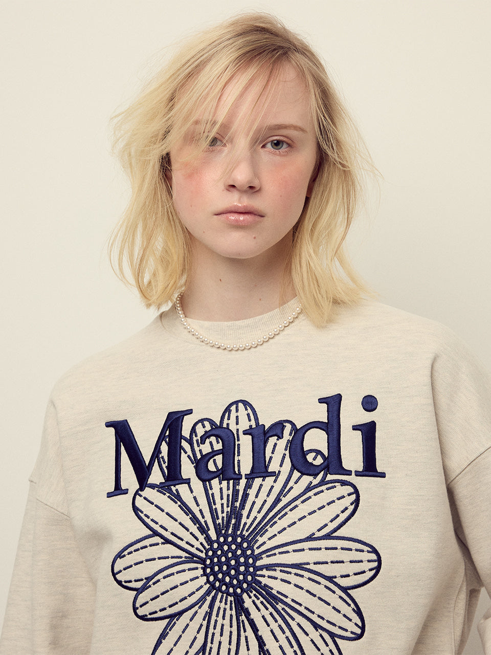 Mardi Mercredi - Sweatshirt Flowermardi Needlework (Oatmeal Navy) product image 1 | TRAB K-Fashion Australia
