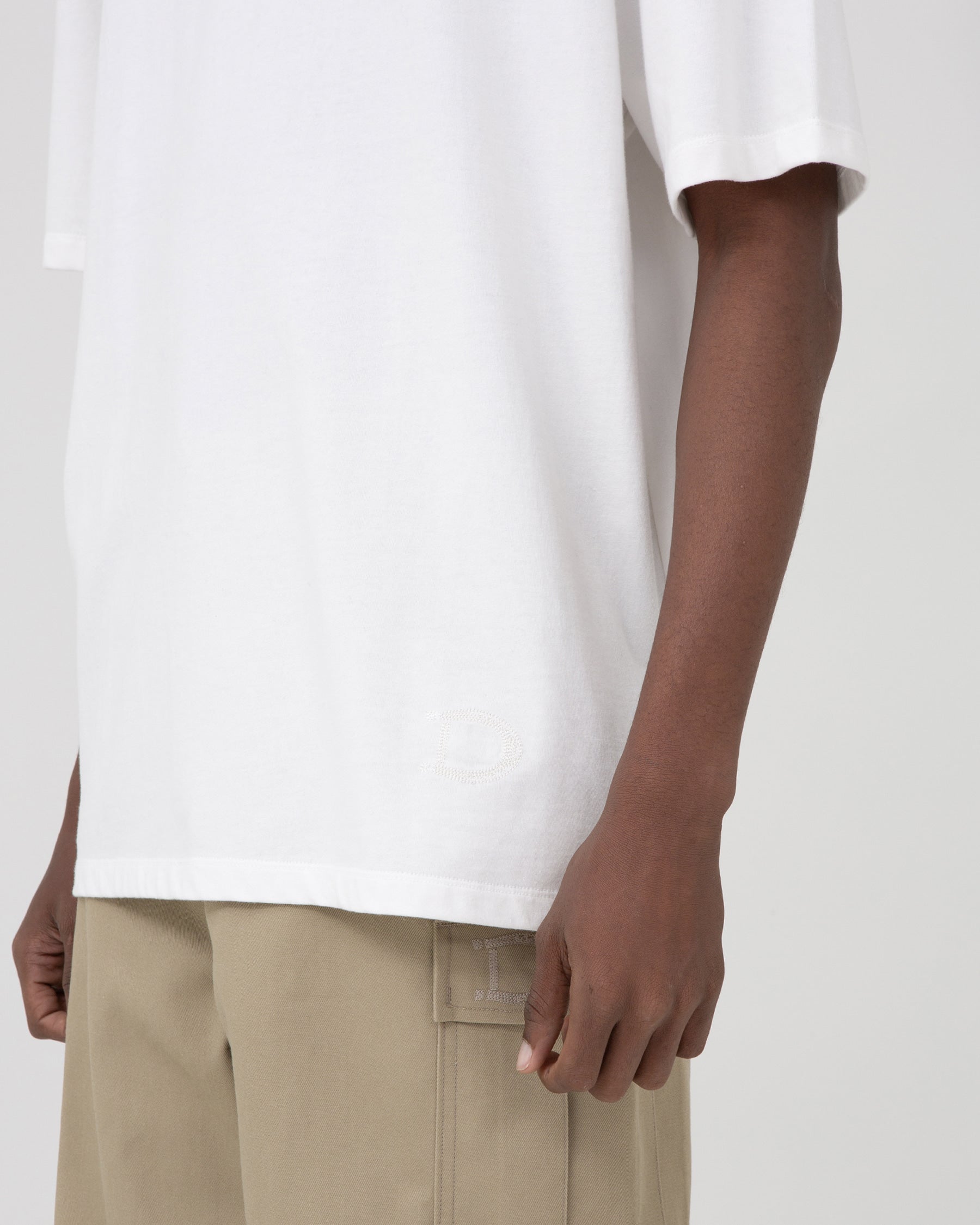 Brownyard - Brownyard X Dickies Horseshoe T Shirt (White) product image 4 | TRAB K-Fashion Australia