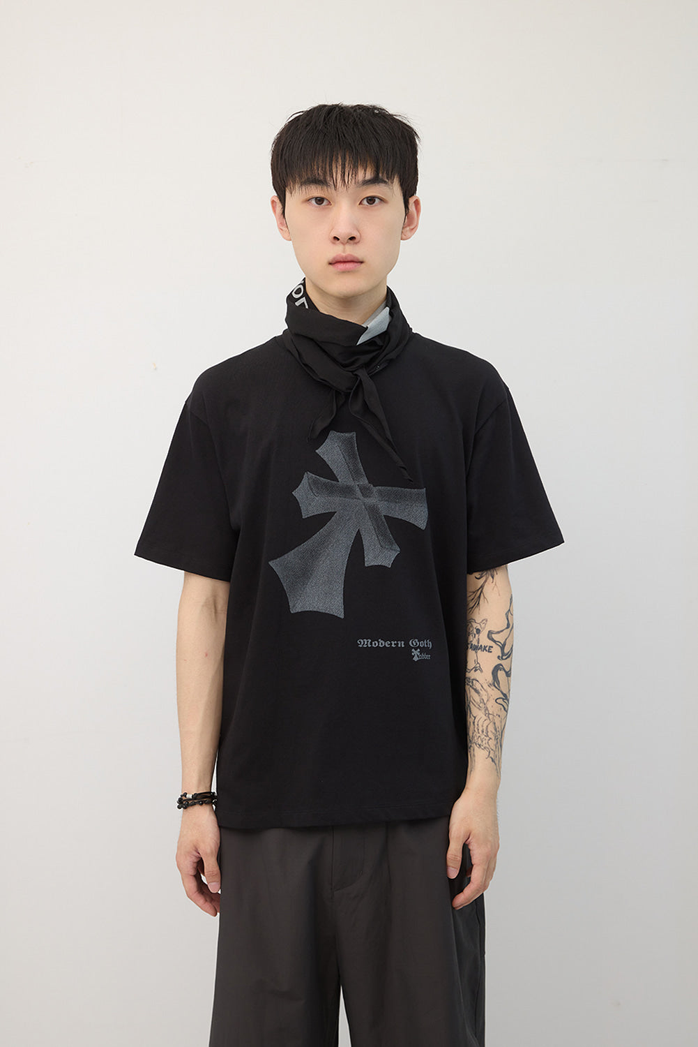 Hatchingroom - Tabber Modern Goth Diamond Slogan Scarf (Black) product image 9 | TRAB K-Fashion Australia