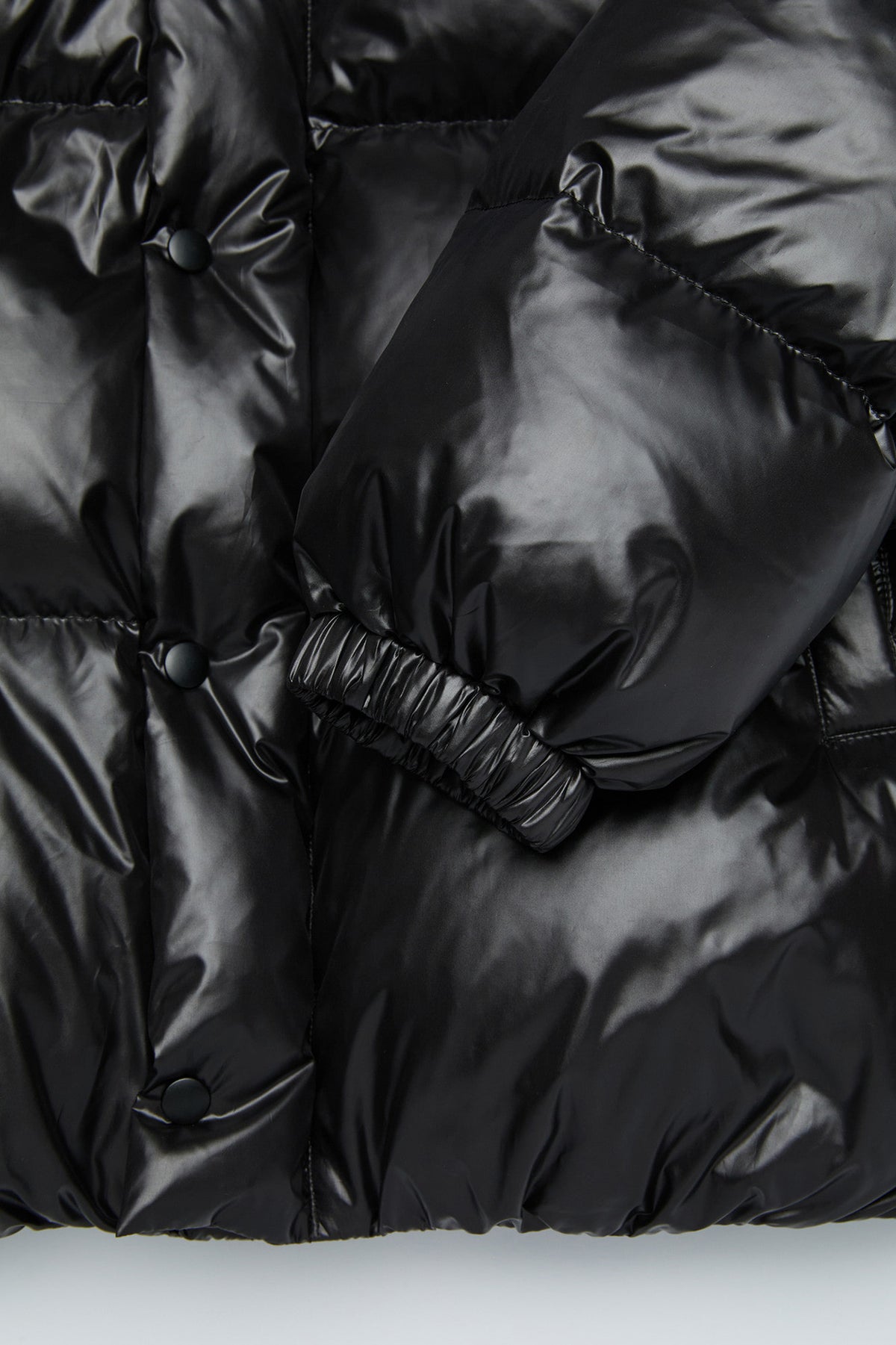 Coor - Lucent Oversized Puffer (Black) product image 7 | TRAB K-Fashion Australia