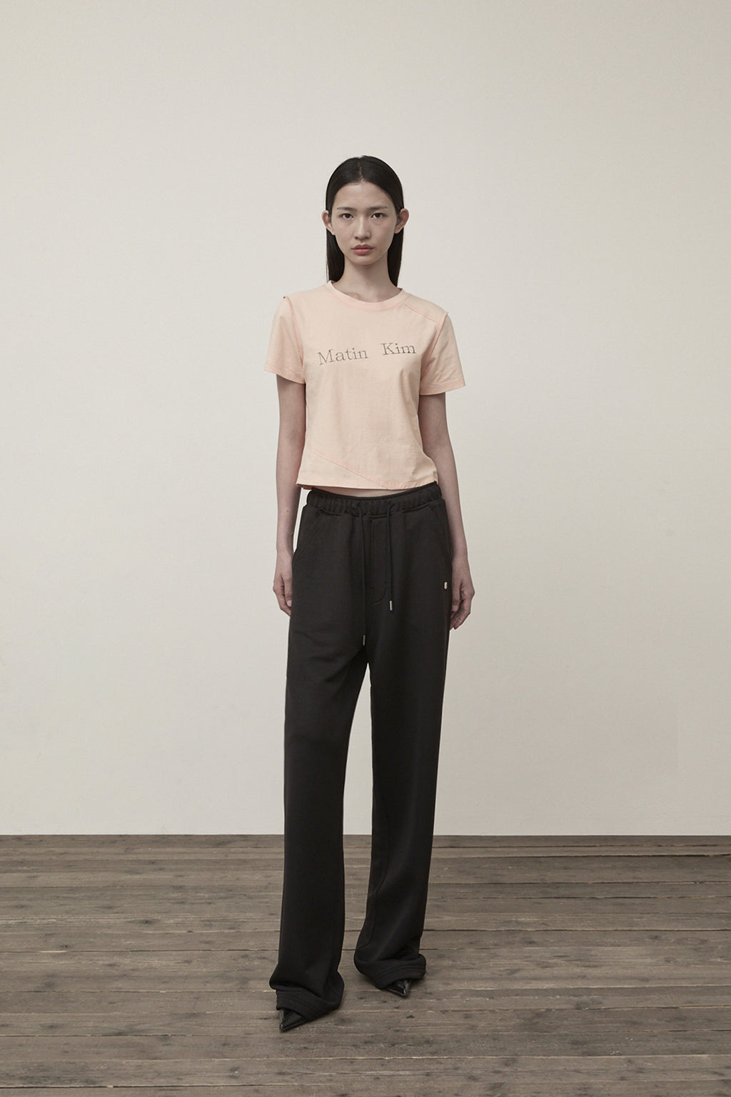 Matin Kim - Back Pocket Glitter Sweatpants (Black) product image 8 | TRAB K-Fashion Australia