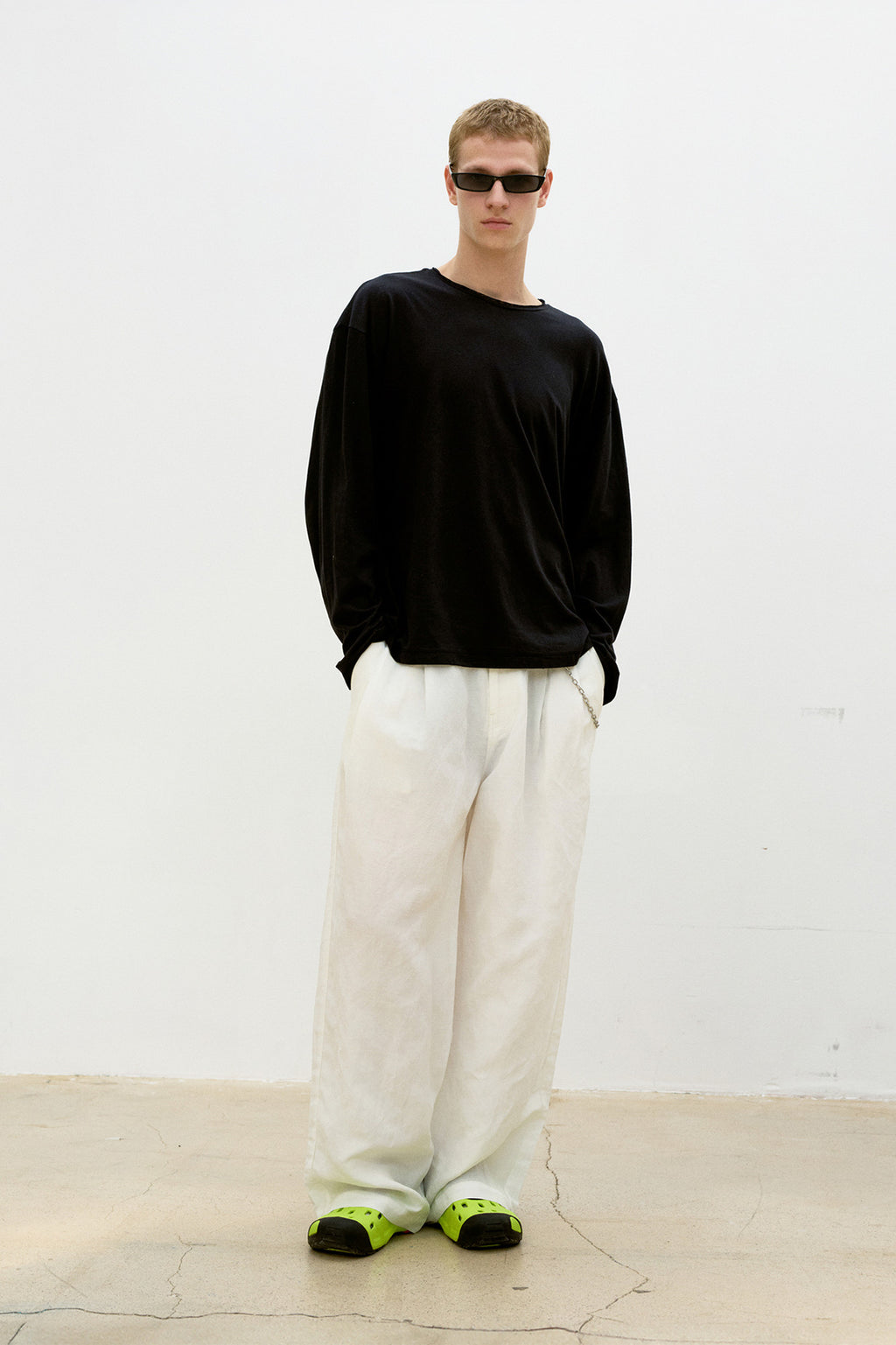 Coor - Classy Oversized Two-Tuck Trousers (White) product image 2 | TRAB K-Fashion Australia