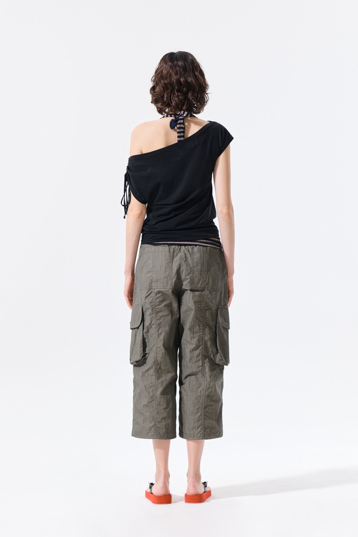 Matin Kim - Crinkle Capri Pants (Khaki) product image 8 | TRAB K-Fashion Australia