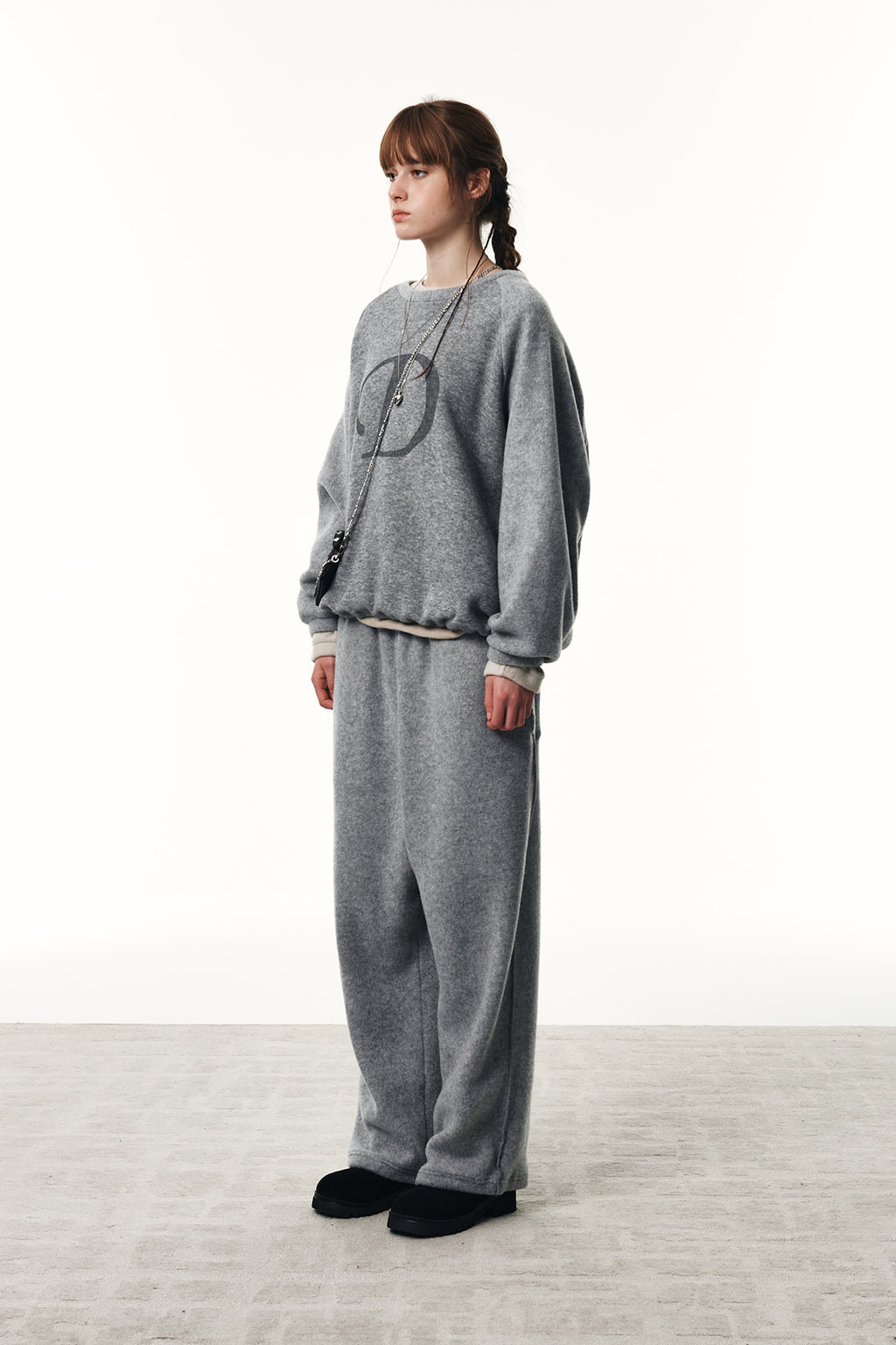 Deinet - Smooth D Logo Sweatshirts (Grey) product image 3 | TRAB K-Fashion Australia