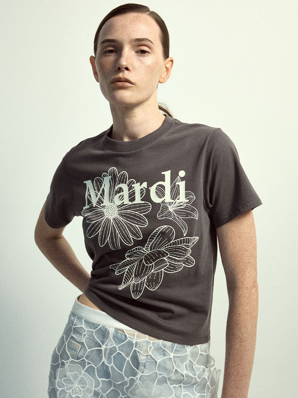 Mardi Mercredi - Slim Tshirt Triple Flower (Charcoal Ivory) product image 1 | TRAB K-Fashion Australia