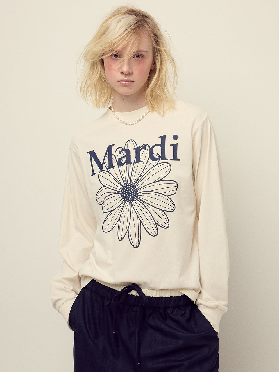 Mardi Mercredi - Tshirt Long Sleeve Flowermardi (Cream Navy) product image 1 | TRAB K-Fashion Australia