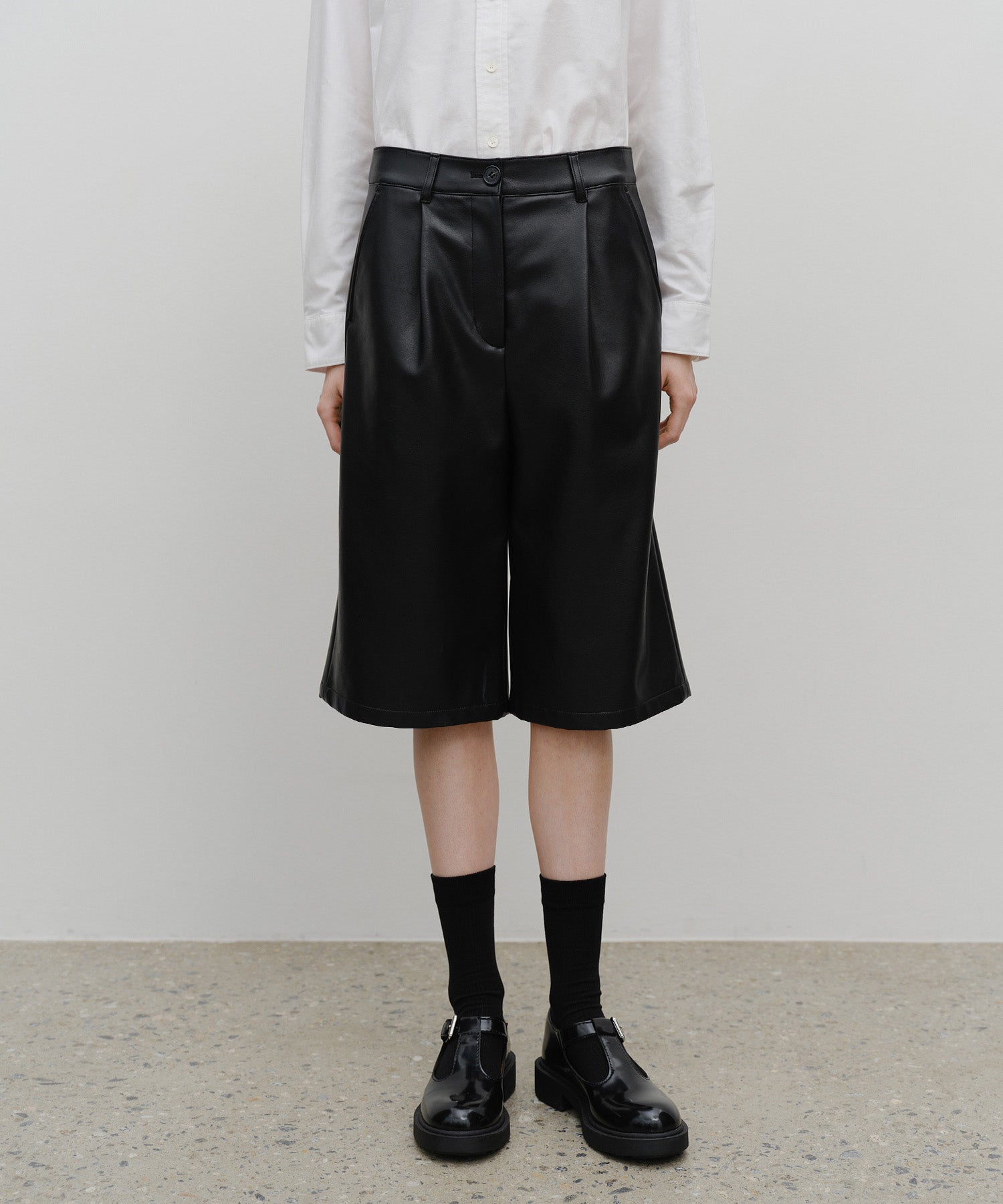 Marithe & Francois Girbaud - Regular Logo Bermuda Pants (Black) product image 1 | TRAB K-Fashion Australia
