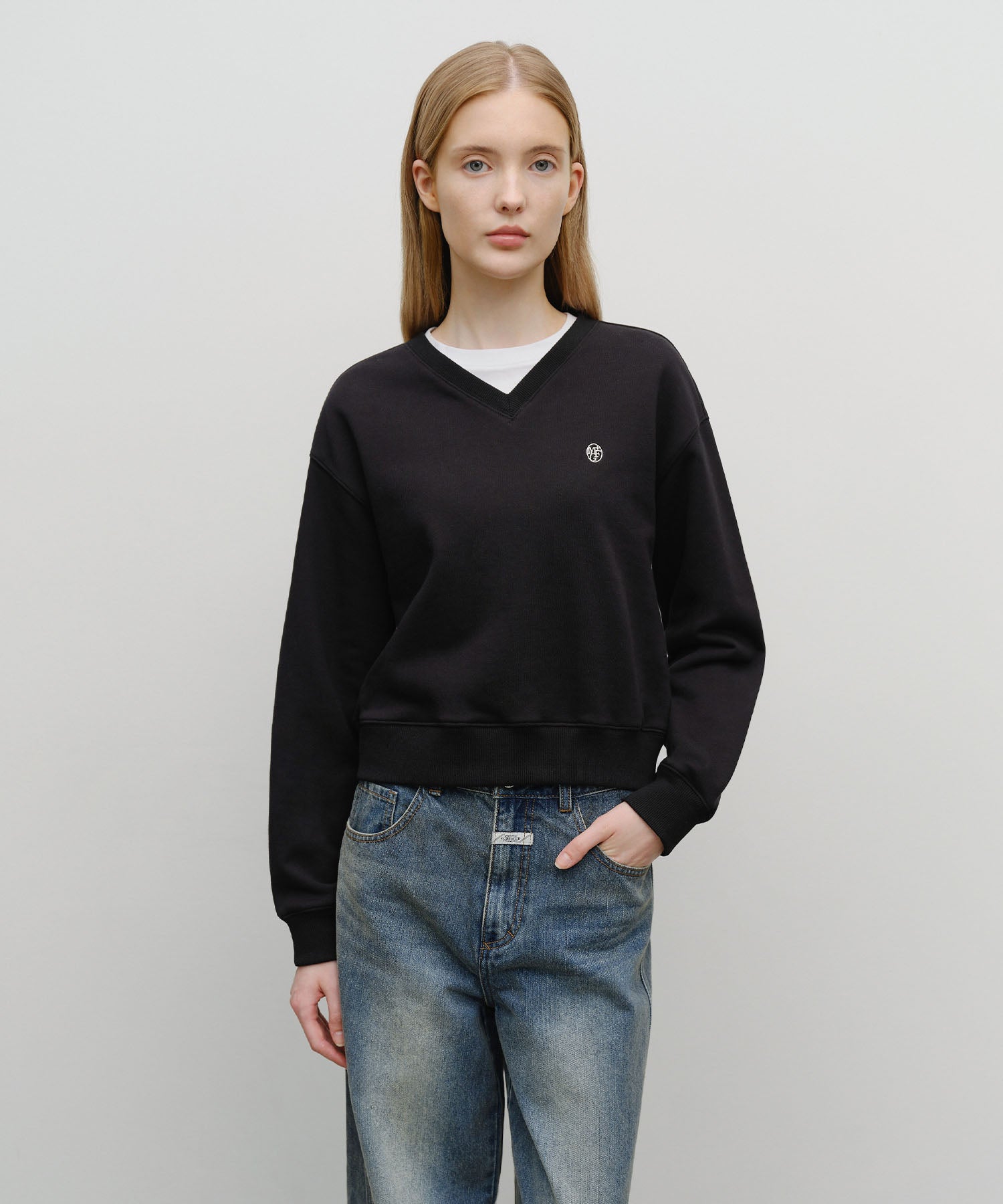 Marithe & Francois Girbaud - Circle Logo V Neck Crop Sweatshirt (Black) product image 1 | TRAB K-Fashion Australia