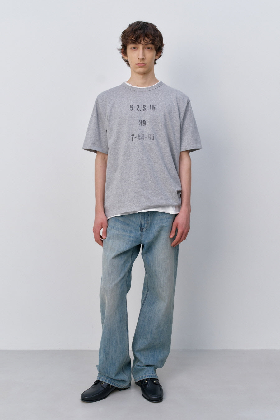 Insilence - Stencil Graphic T-shirt (Melange Grey) product image 1 | TRAB K-Fashion Australia