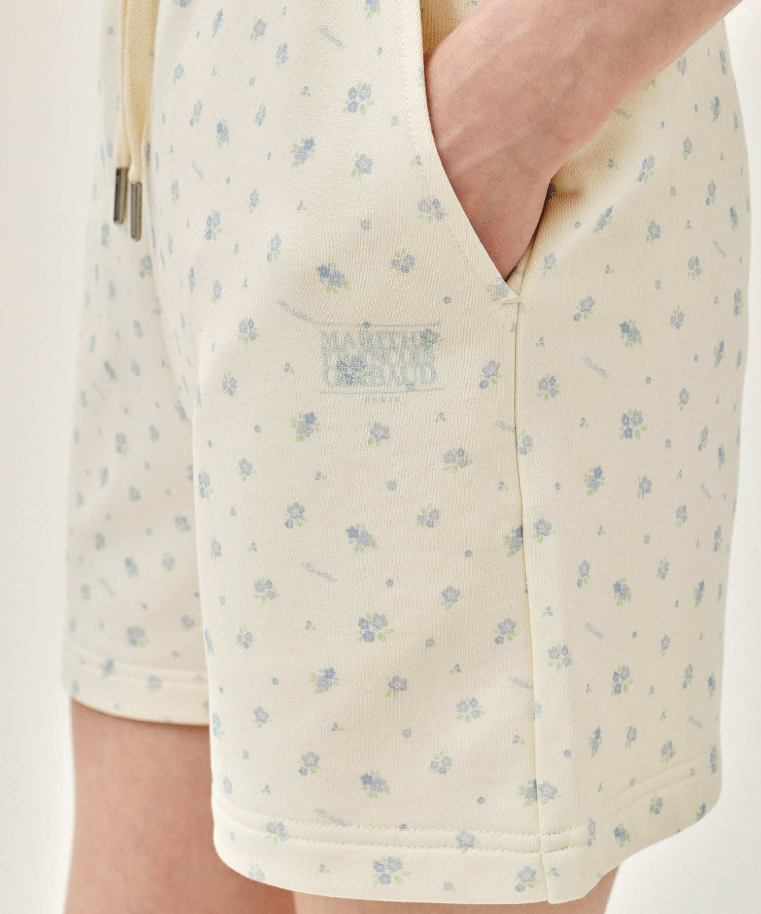 Marithe & Francois Girbaud - Vintage Classic Logo Sweat Shorts (Flower) product image 2 | TRAB K-Fashion Australia