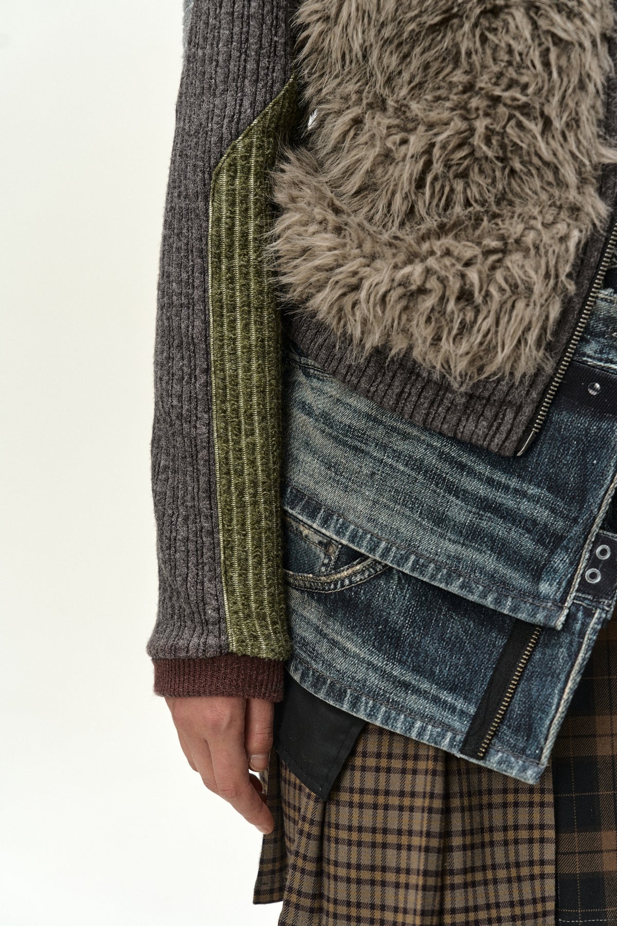 Andersson Bell - Fur Color-Blocked Hooded Zip-Up (Charcoal/Khaki) product image 5 | TRAB K-Fashion Australia
