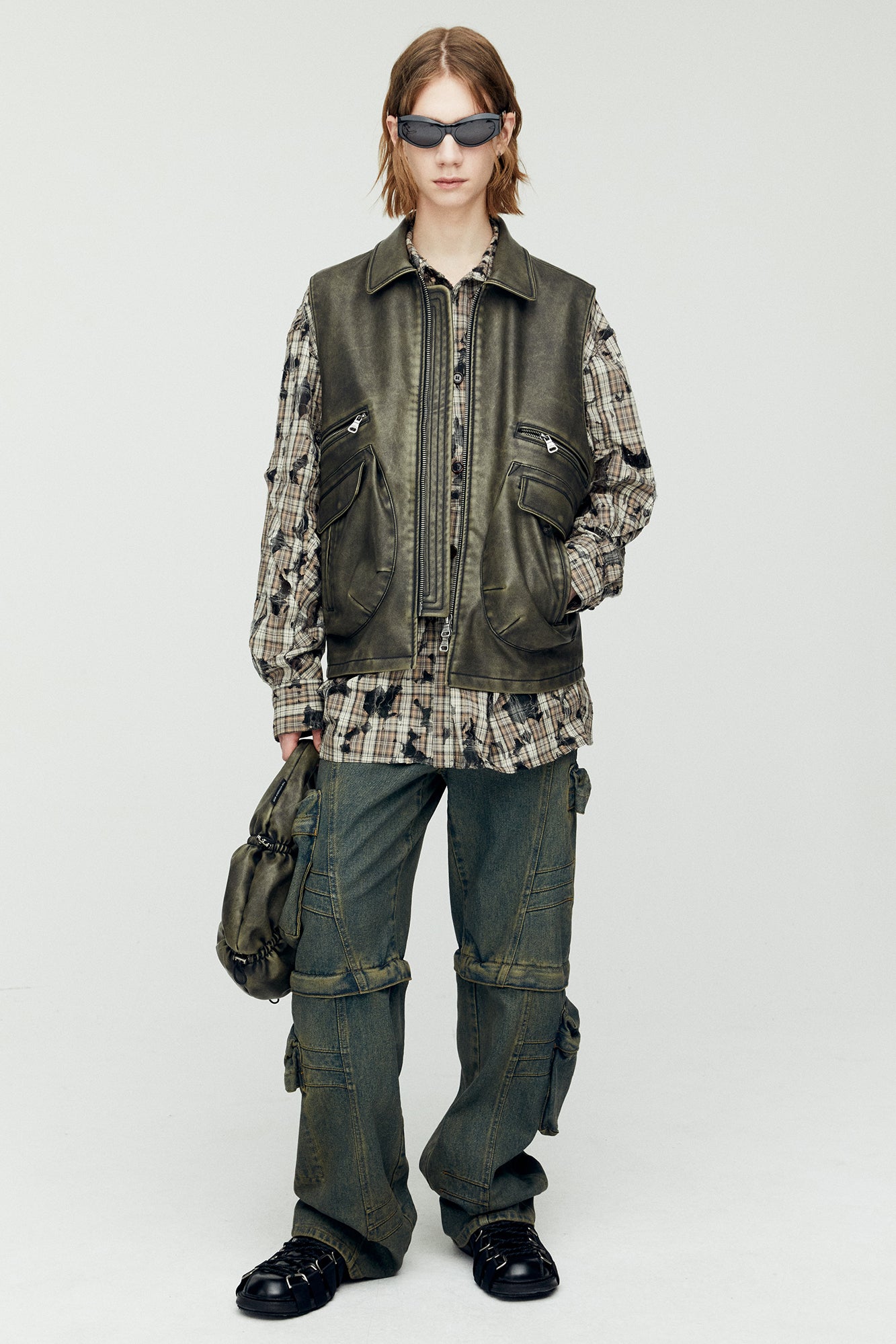 Andersson Bell - Cargo Coated Wide-Leg Jeans (Army Green) product image 2 | TRAB K-Fashion Australia