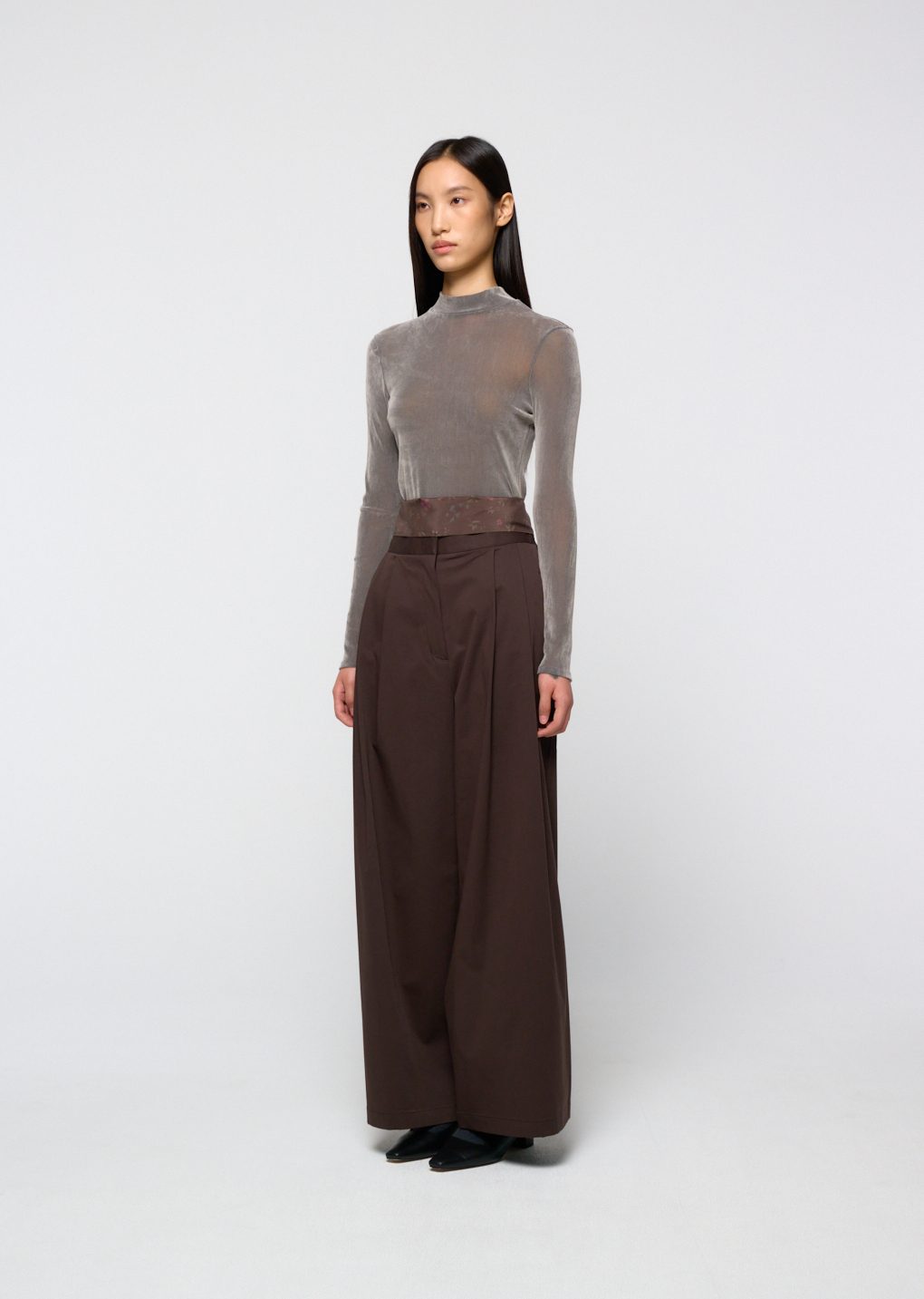 Amomento - Two tuck wide banding pants (Brown) product image 3 | TRAB K-Fashion Australia