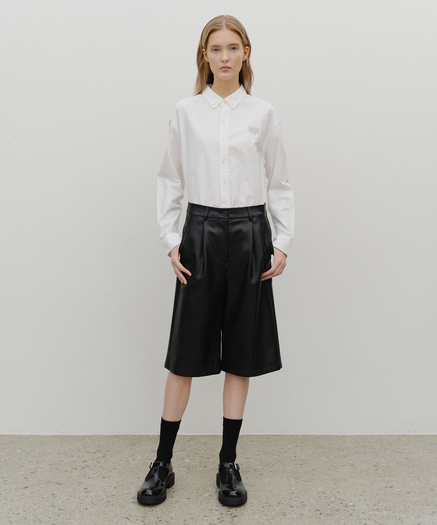 Marithe & Francois Girbaud - Regular Logo Bermuda Pants (Black) product image 3 | TRAB K-Fashion Australia