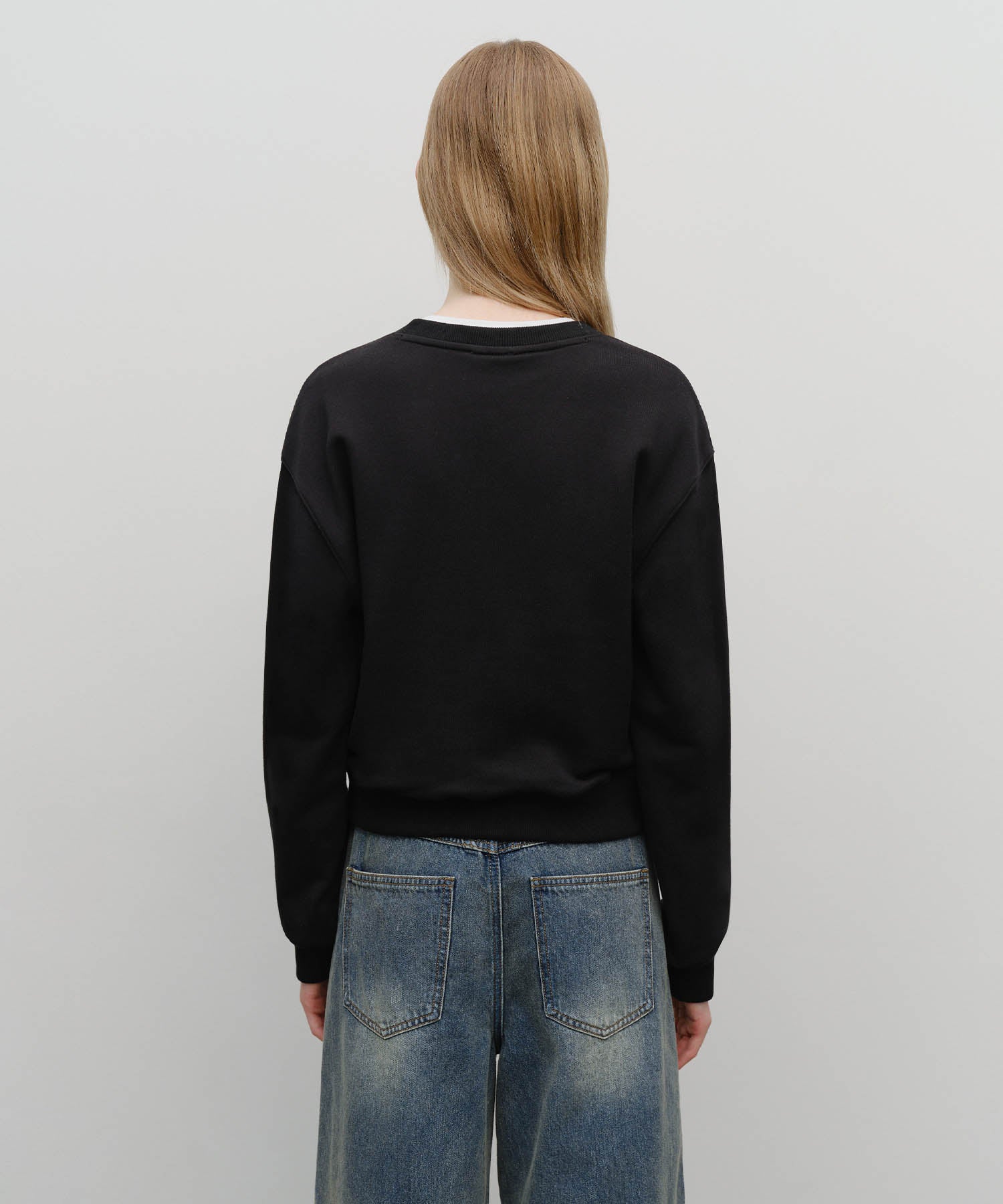 Marithe & Francois Girbaud - Circle Logo V Neck Crop Sweatshirt (Black) product image 3 | TRAB K-Fashion Australia