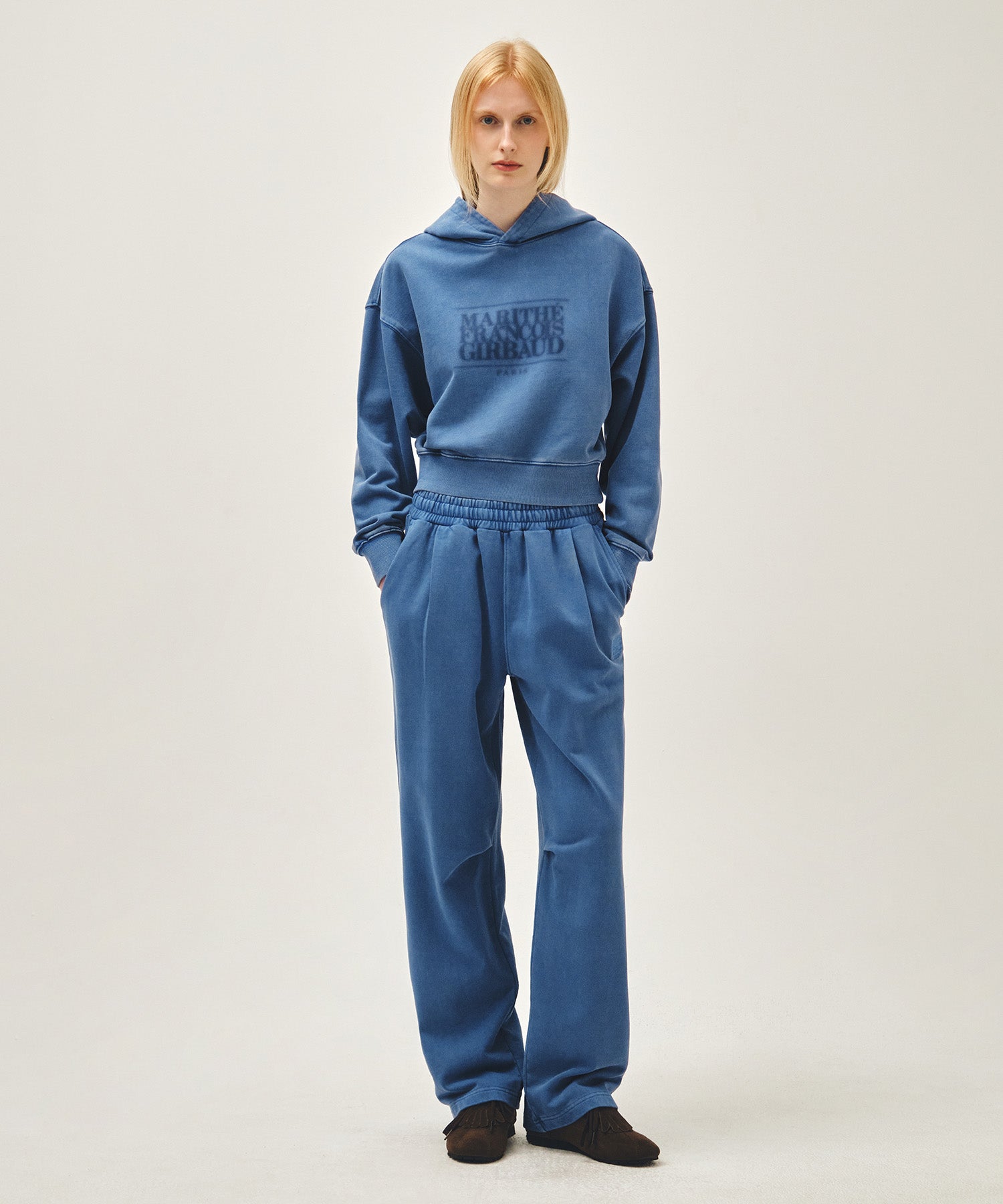 Marithe & Francois Girbaud - Outline Classic Logo Dyeing Tuck Wide Sweat Pants (Blue) product image 3 | TRAB K-Fashion Australia