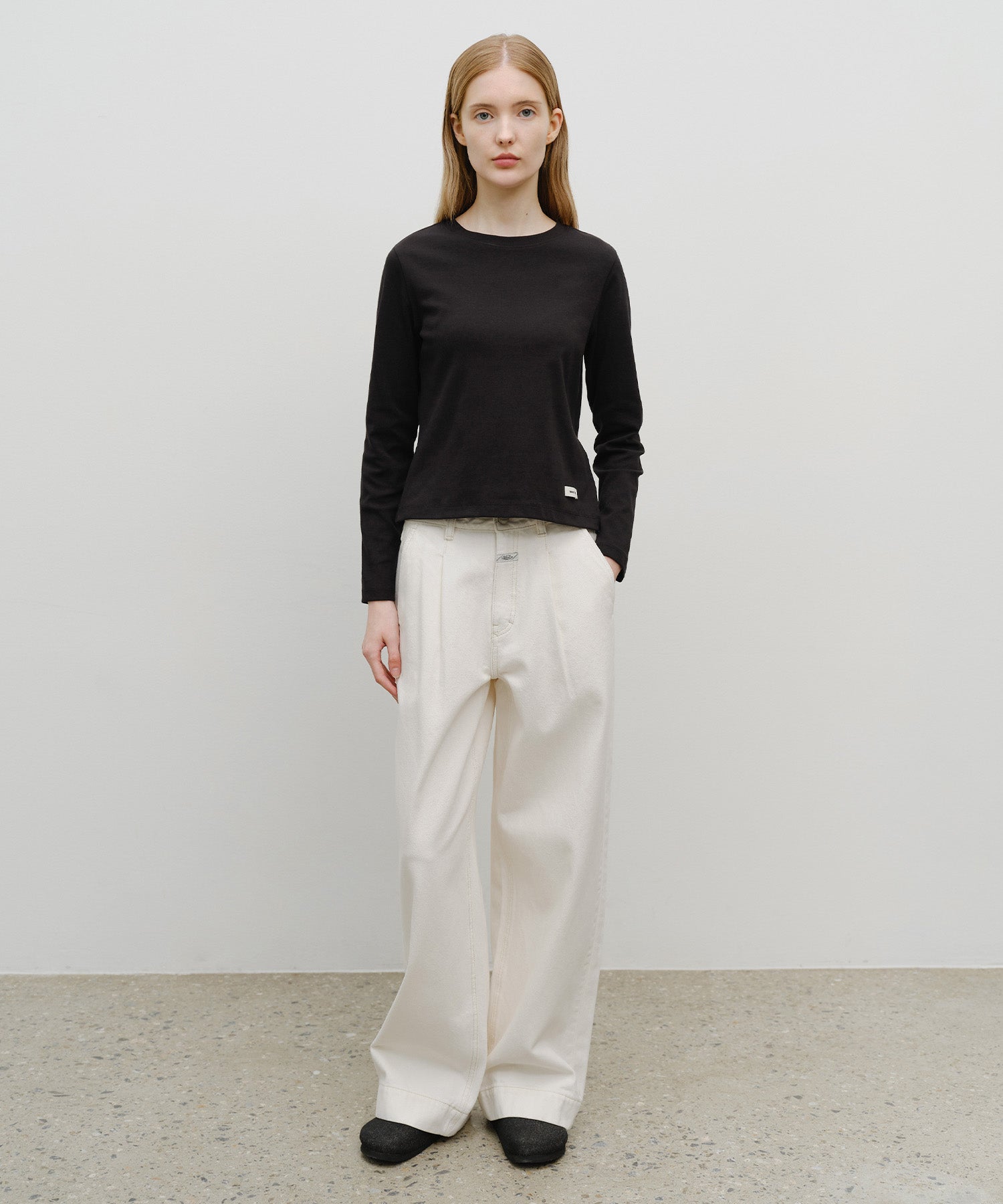 Marithe & Francois Girbaud - Low-waist Tuck Wide Denim Pants (Ecru) product image 4 | TRAB K-Fashion Australia