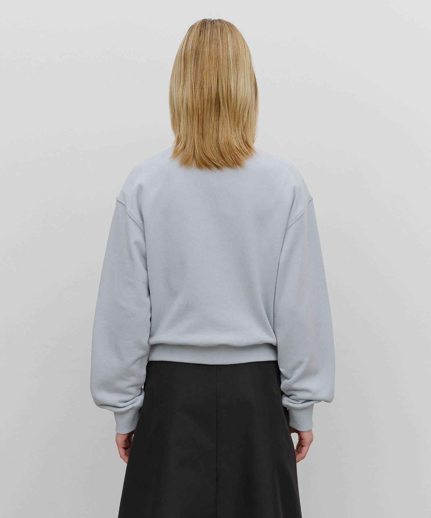 Marithe & Francois Girbaud - Circle Logo V Neck Crop Sweatshirt (Light Gray) product image 3 | TRAB K-Fashion Australia