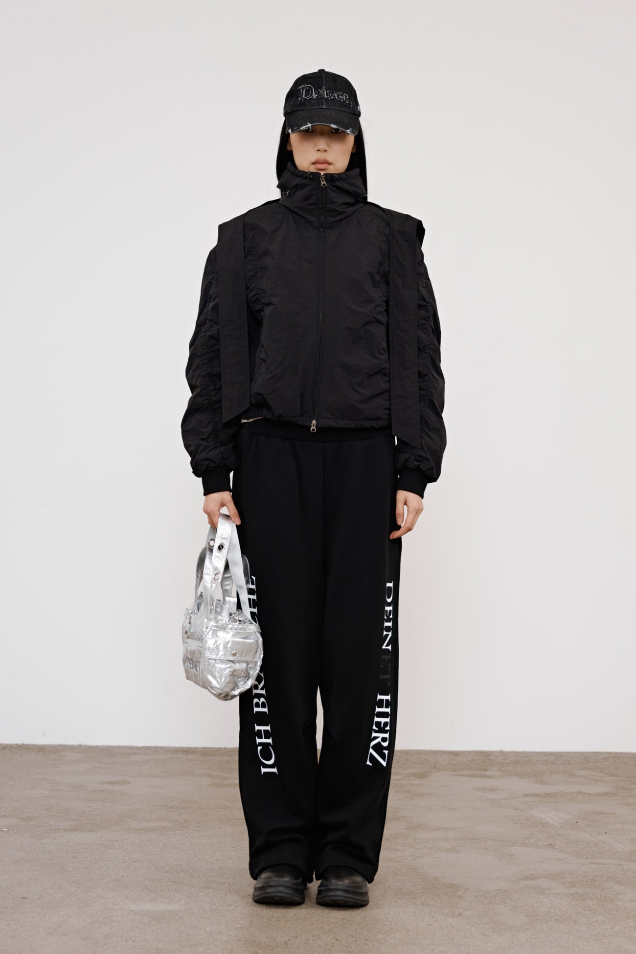 Deinet - Parka Ring Hooded Cropped Jumper (Black) product image 1 | TRAB K-Fashion Australia