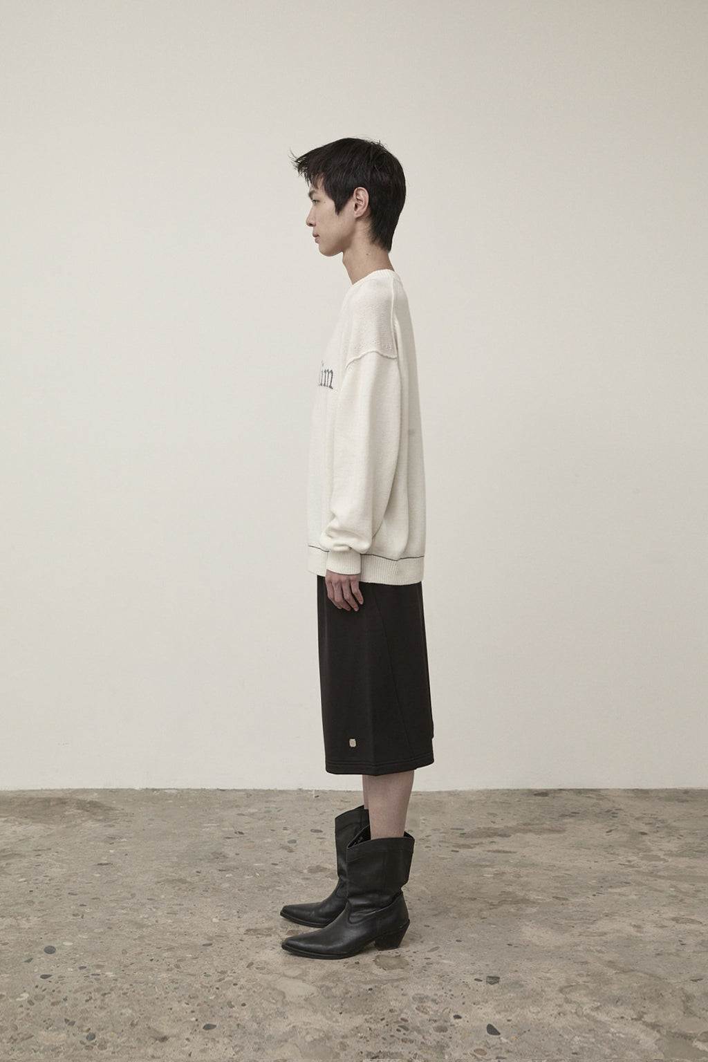 Matin Kim - Color Trim Line Logo Pullover (Ivory) product image 9 | TRAB K-Fashion Australia