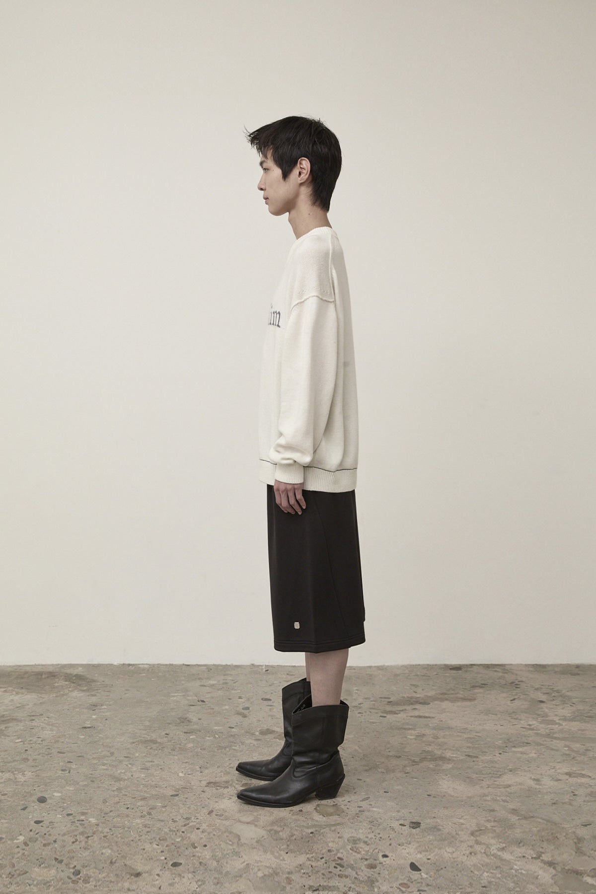 Matin Kim - Color Trim Line Logo Pullover (Ivory) product image 9 | TRAB K-Fashion Australia