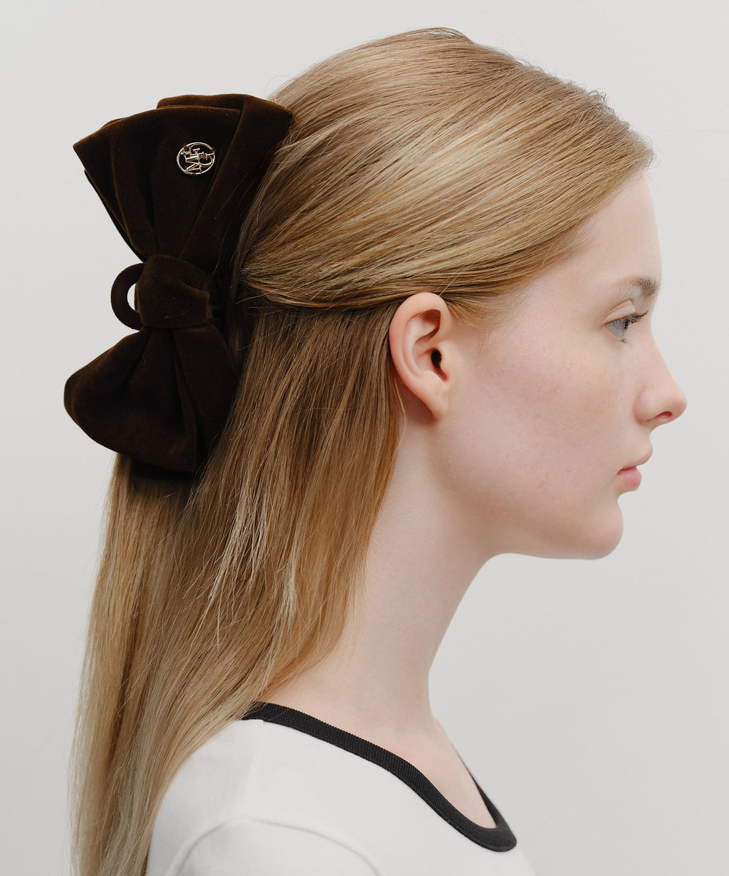 Marithe & Francois Girbaud - Circle Logo Velvet Hair Clip (Brown) product image 4 | TRAB K-Fashion Australia