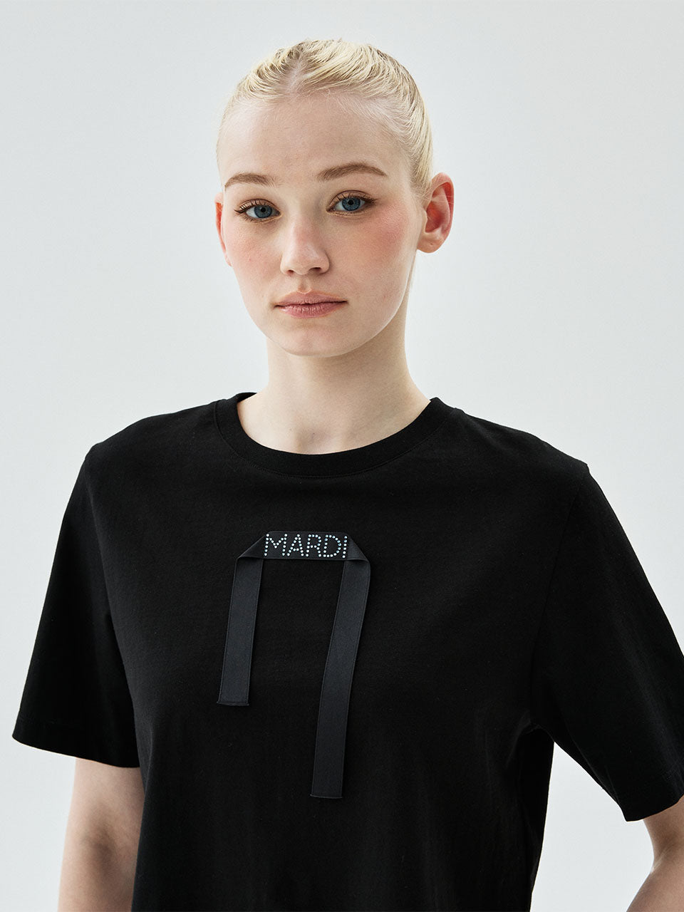 Mardi Mercredi - Cropped Basic Tshirt Logo Tape Detail (Black) product image 1 | TRAB K-Fashion Australia