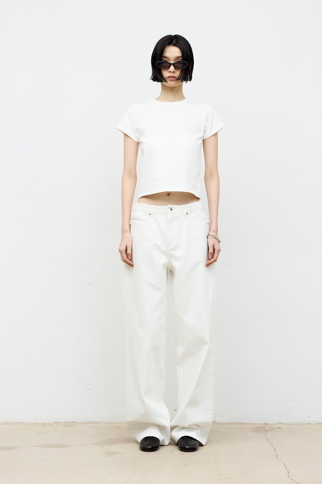 Coor - Damages Point T-Shirt (White) product image 2 | TRAB K-Fashion Australia