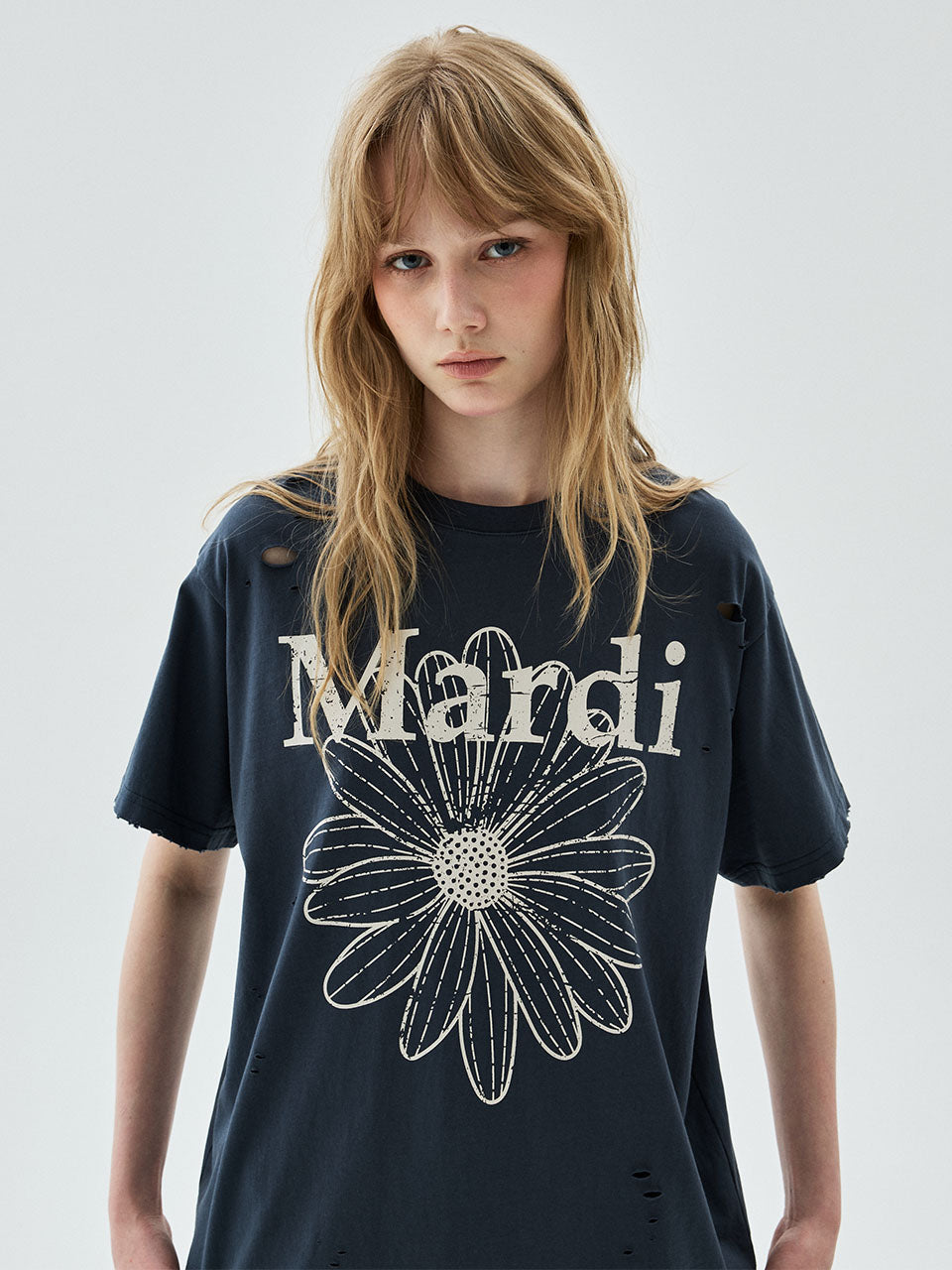Mardi Mercredi - Tshirt Flowermardi Cracked Destroyed (Vintagenavy Beige) product image 1 | TRAB K-Fashion Australia