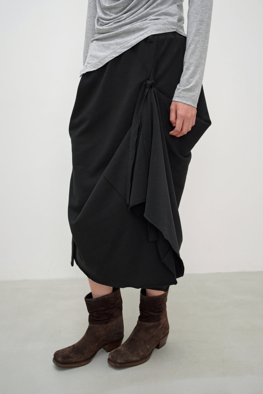 Insilence - Multi-Way Sweat Skirt (Black) product image 3 | TRAB K-Fashion Australia