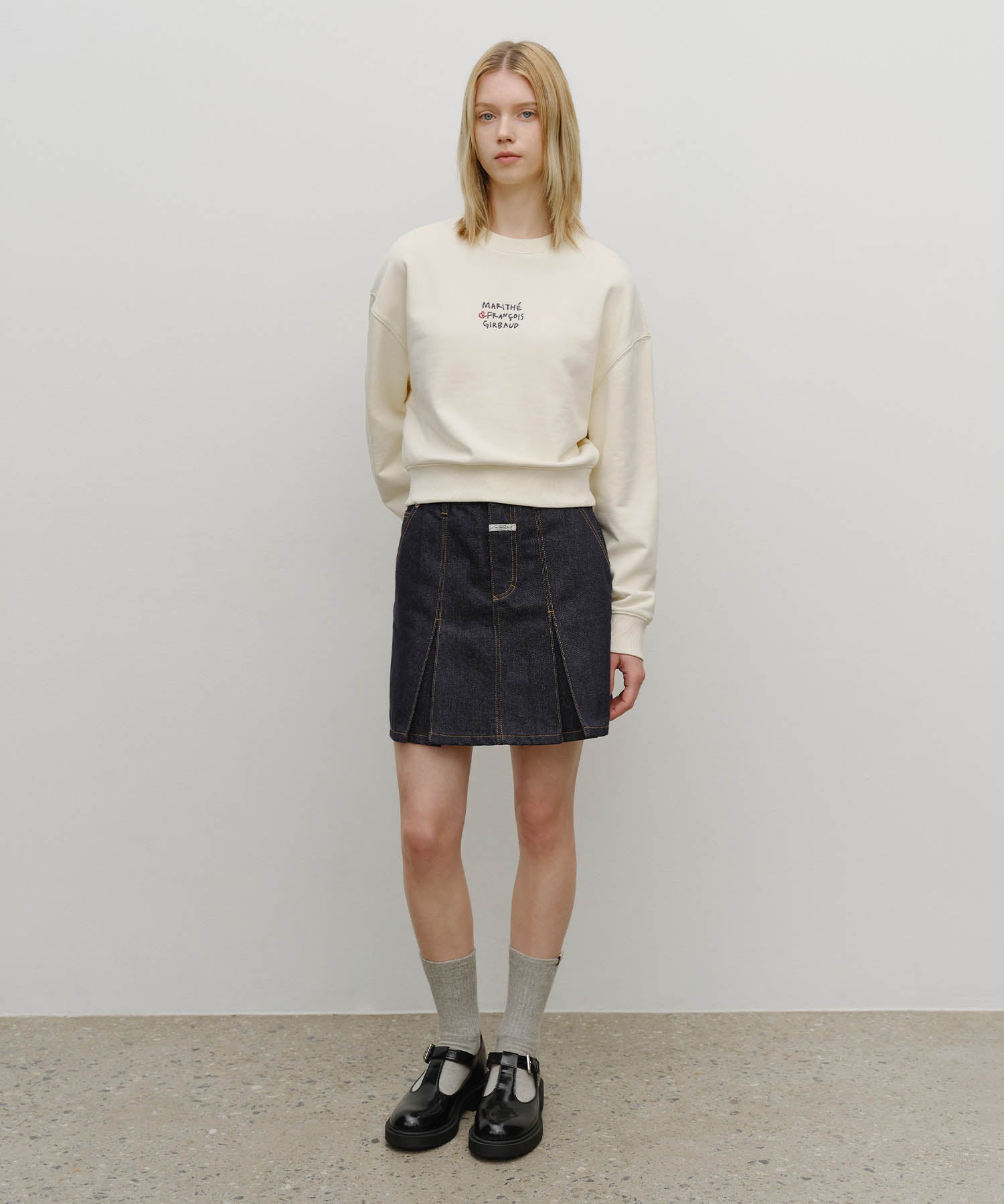 Marithe & Francois Girbaud - Marithe Love Graphic Crop Sweatshirt (Ivory) product image 5 | TRAB K-Fashion Australia