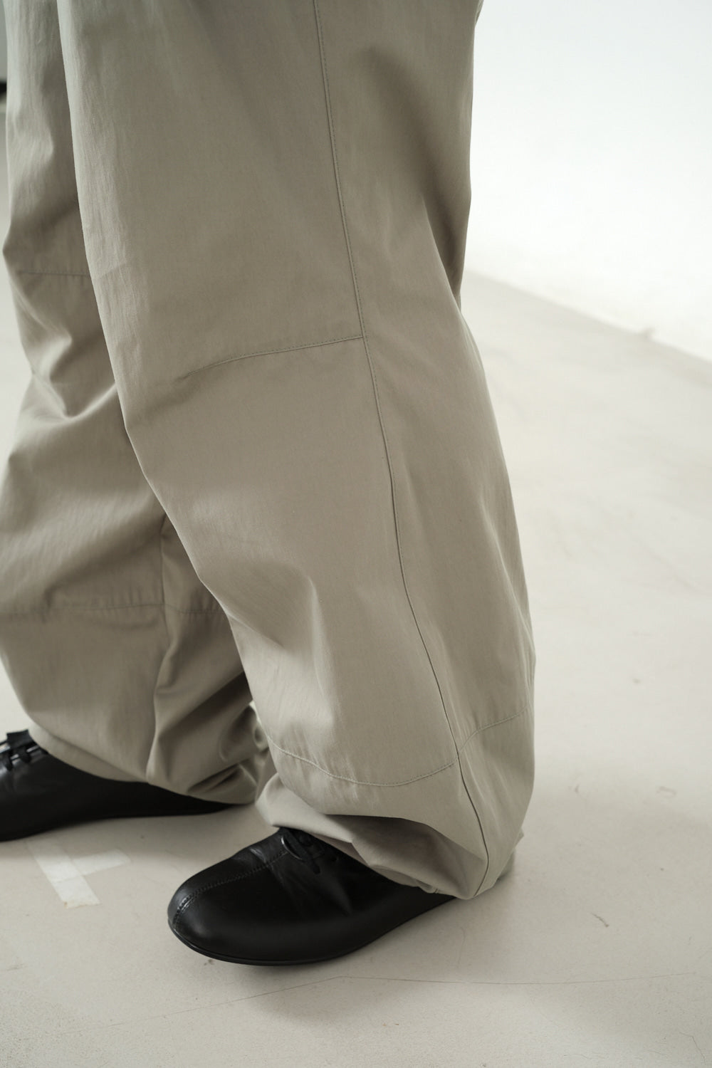 Hatchingroom - Volume Pants CN (Olive Grey) product image 15 | TRAB K-Fashion Australia