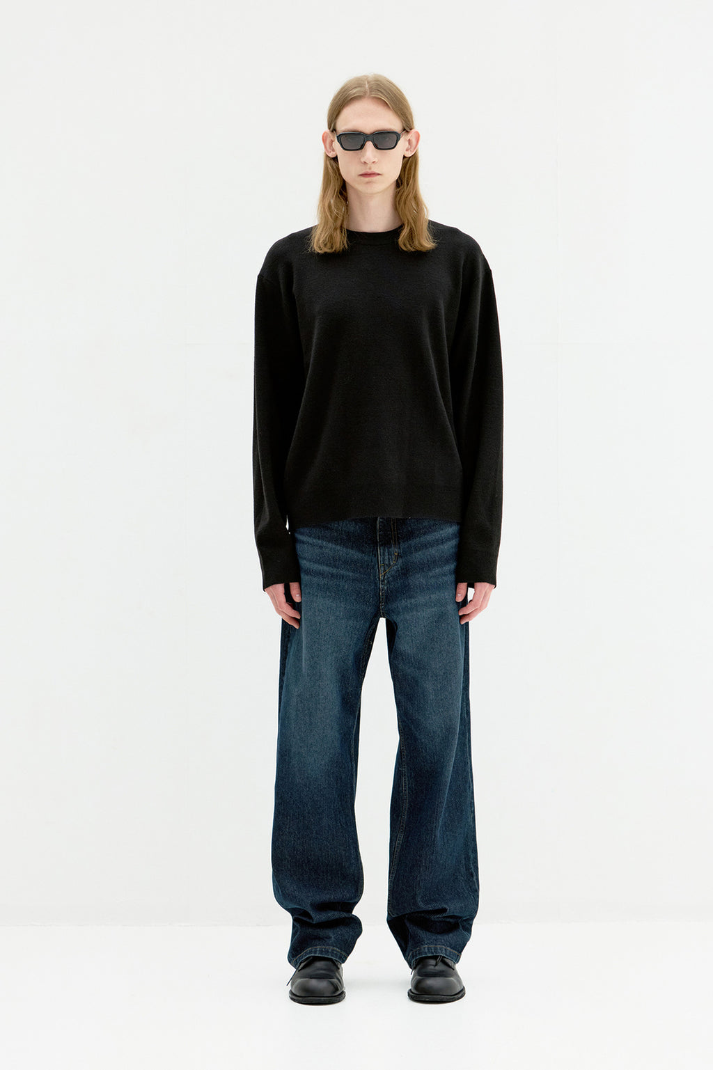 Coor - Merino Wool Crewneck Sweater (Black) product image 2 | TRAB K-Fashion Australia