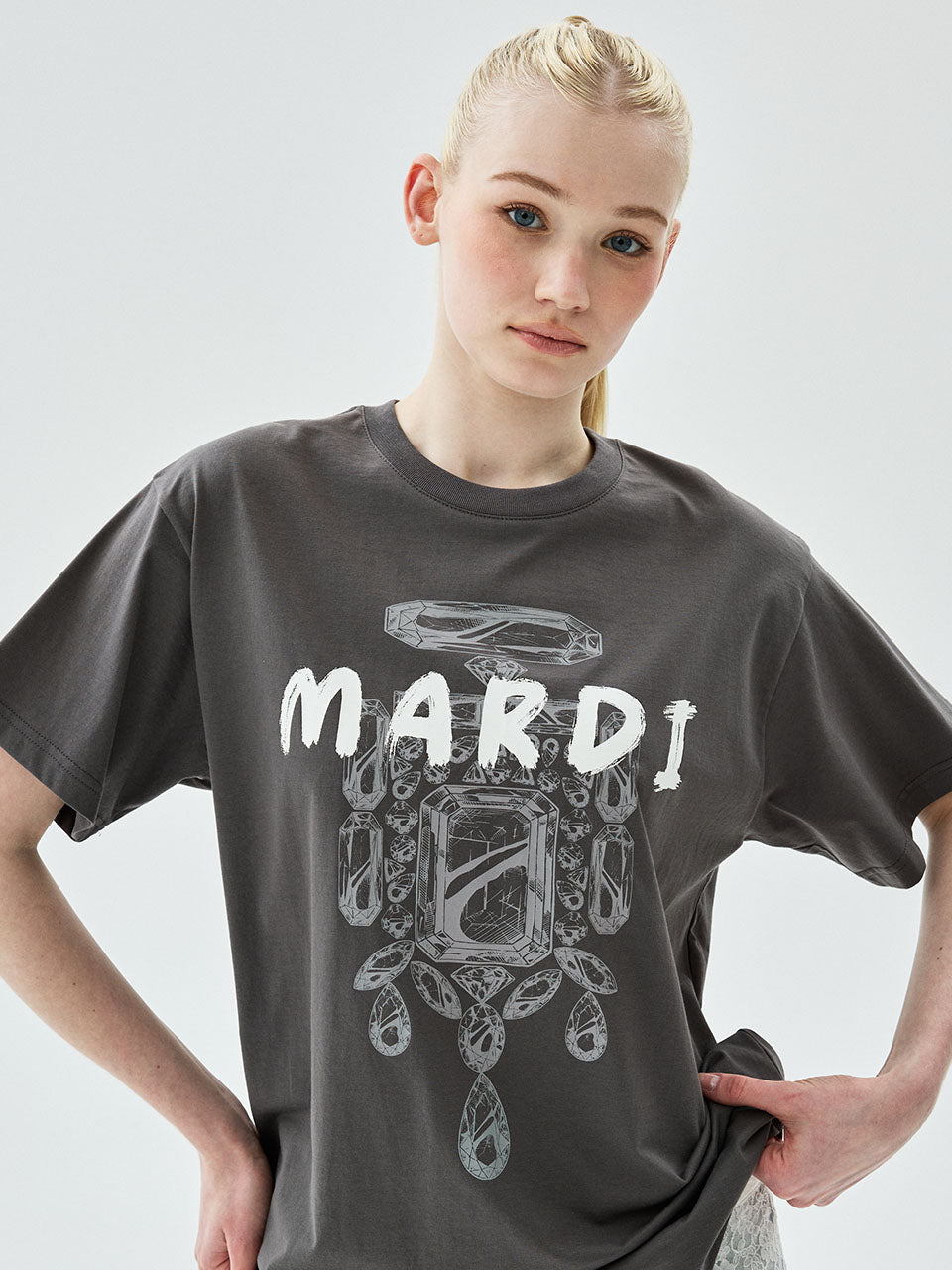 Mardi Mercredi - Tshirt Bijou Brush Logo Mardi (Charcoal White) product image 1 | TRAB K-Fashion Australia