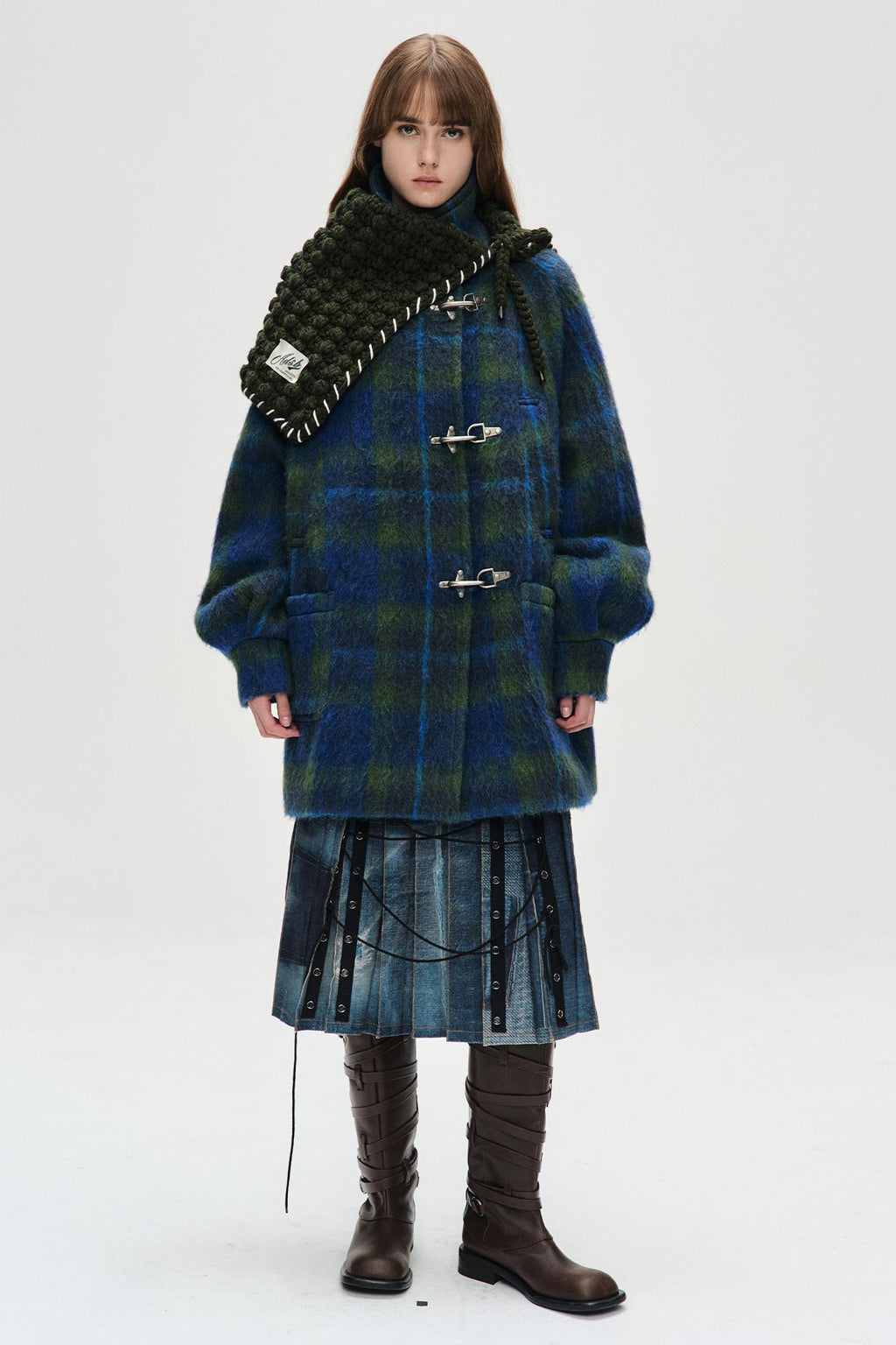 Andersson Bell - Chunky Wool-Blend Hand Knitted Scarf (Green) product image 3 | TRAB K-Fashion Australia