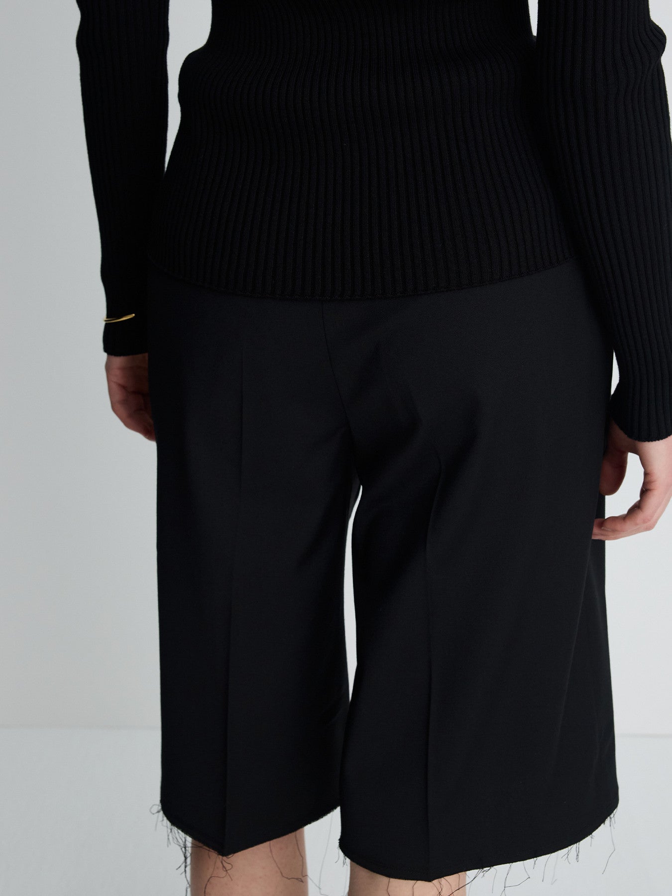 Tonywack - Raw-Cut Wool Tailored Bermuda Shorts (Black) product image 6 | TRAB K-Fashion Australia