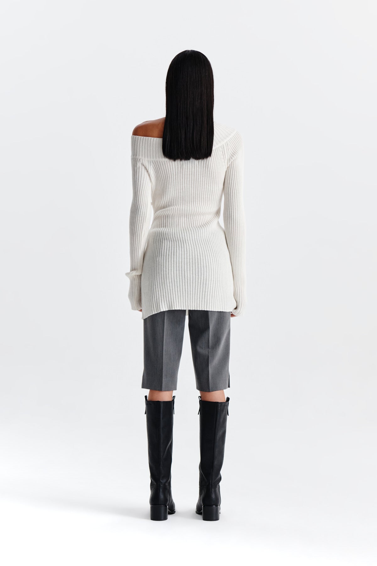 Matin Kim - Capri Slit Pants (Grey) product image 7 | TRAB K-Fashion Australia