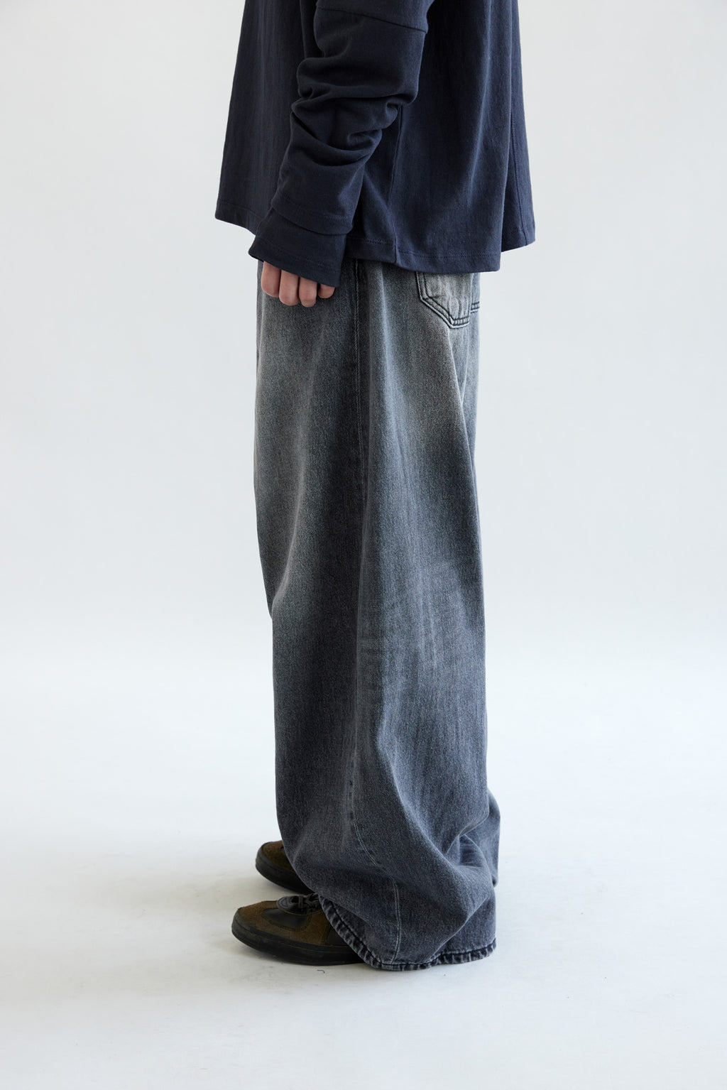 Hatchingroom - Wide Curve Jeans Washed (Black) product image 13 | TRAB K-Fashion Australia
